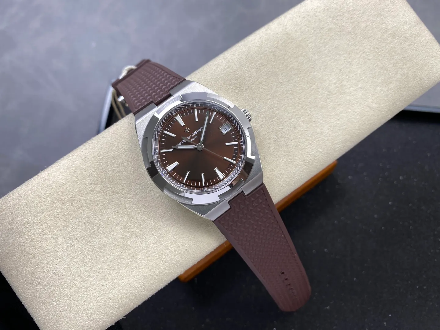 VC Overseas 4500V SS PPF1:1 Best Edition Brown Dial on Brown Rubber Strap A5100 32 17253dd9496baad AMO Watch