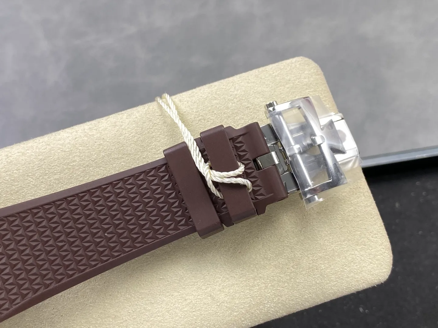 VC Overseas 4500V SS PPF1:1 Best Edition Brown Dial on Brown Rubber Strap A5100 38 a645a14243d3c5d AMO Watch