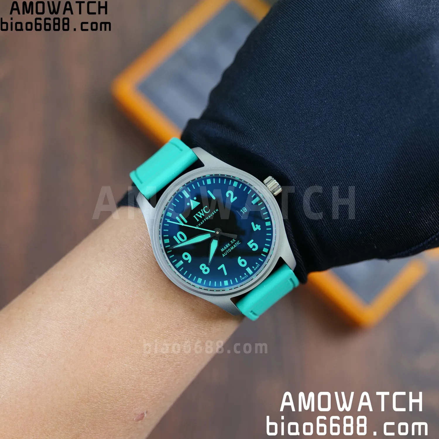 Pilot Mark XX Mercedes-AMG PETRONAS F1 40mm TI/LE Black Dial M+F MY9015 84 5feecfc077fb0e6 AMO Watch