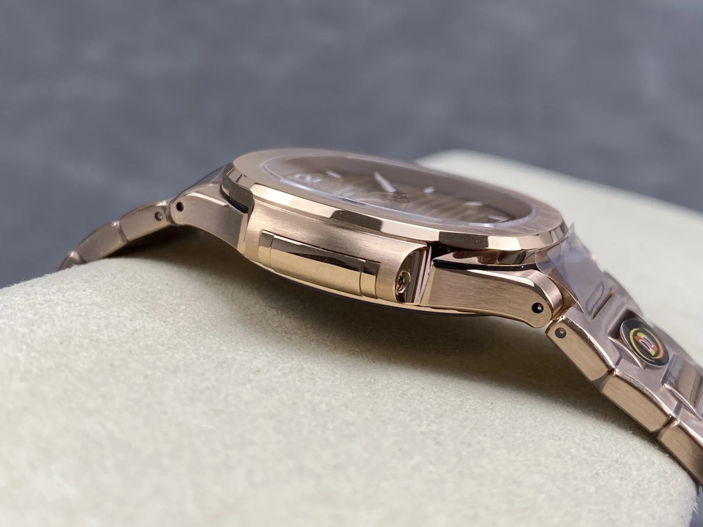 PP Nautilus 7118 RG Ladies DDF 1:1 Best Edition RG Dial on RG Bracelet DD324 Super Clone 25 1b98e6cdc1de901 AMO Watch