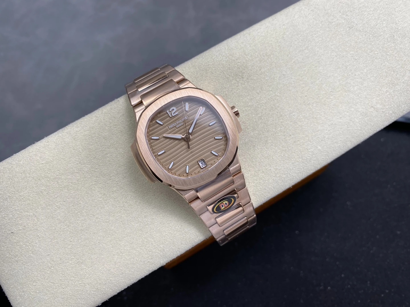 PP Nautilus 7118 RG Ladies DDF 1:1 Best Edition RG Dial on RG Bracelet DD324 Super Clone 21 6a056d8317a6298 AMO Watch