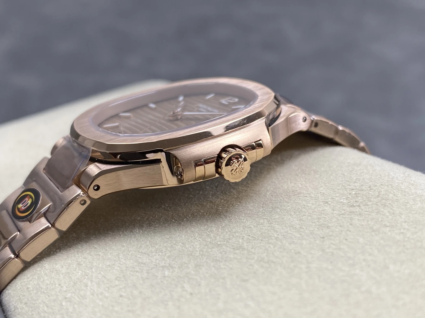 PP Nautilus 7118 RG Ladies DDF 1:1 Best Edition RG Dial on RG Bracelet DD324 Super Clone 24 aae4be2cd8ae6a7 AMO Watch