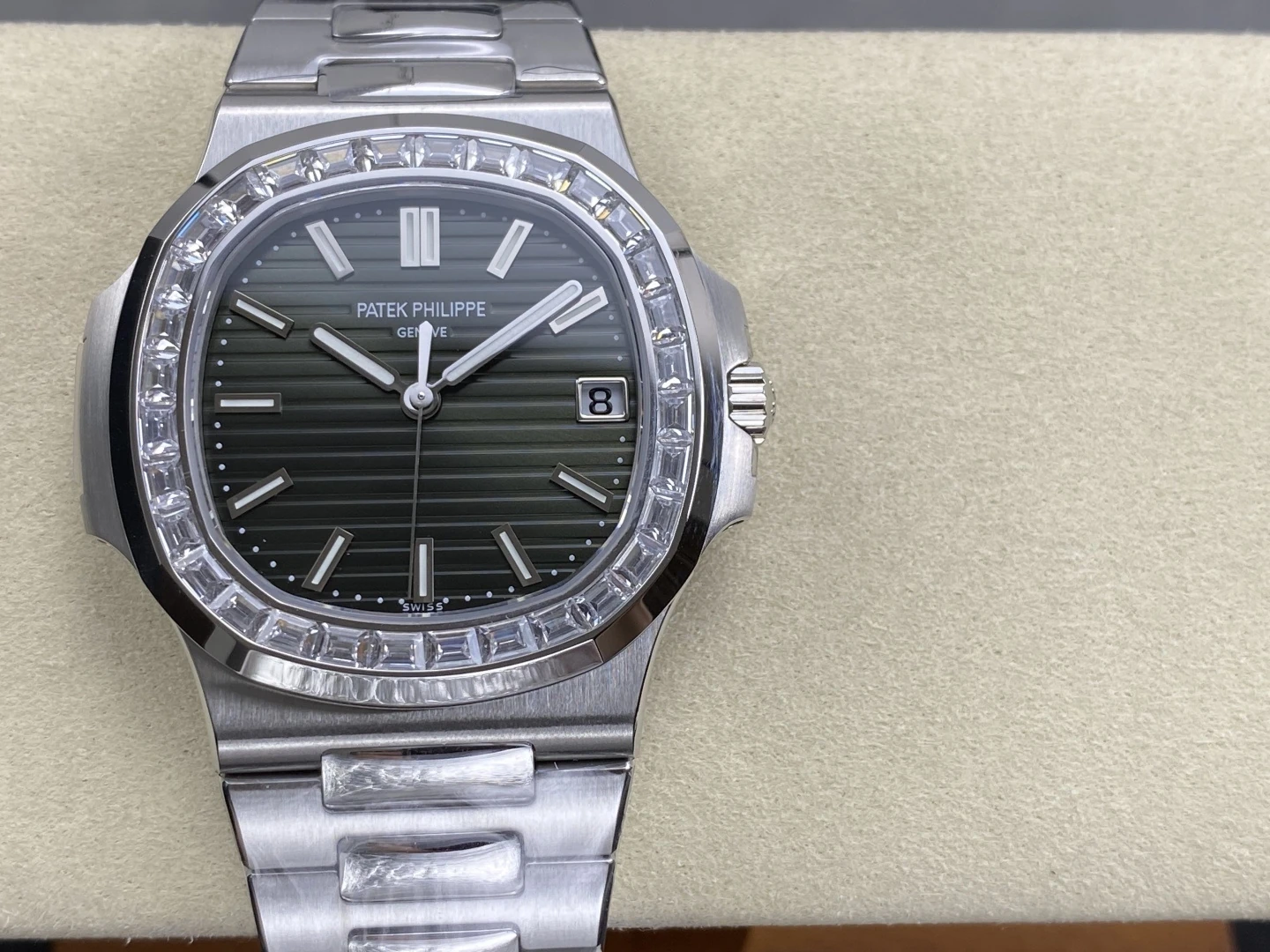 PP Nautilus 5711 DDF 1:1 Best Edition Green Dial on Diamond bezel SS Bracelet DD324 Super Clone 27 03390618005fc15 AMO Watch
