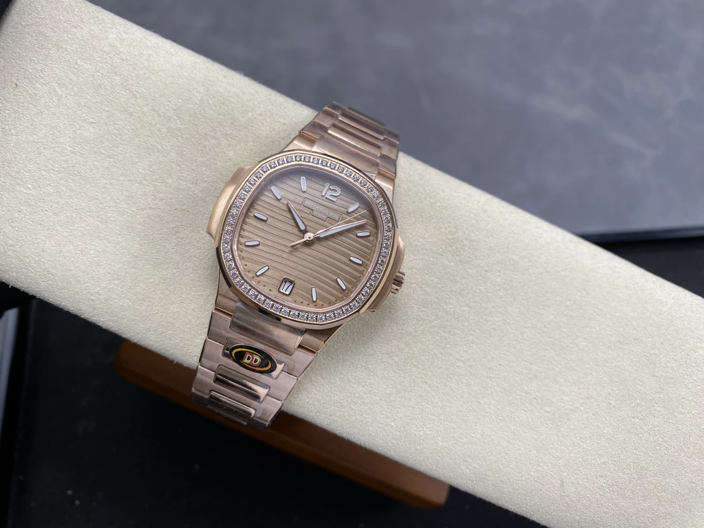 PP Nautilus 7118 RG Ladies DDF 1:1 Best Edition RG Dial Diamonds Bezel on RG Bracelet DD324 Super Clone 26 102a52cf271cb0c AMO Watch