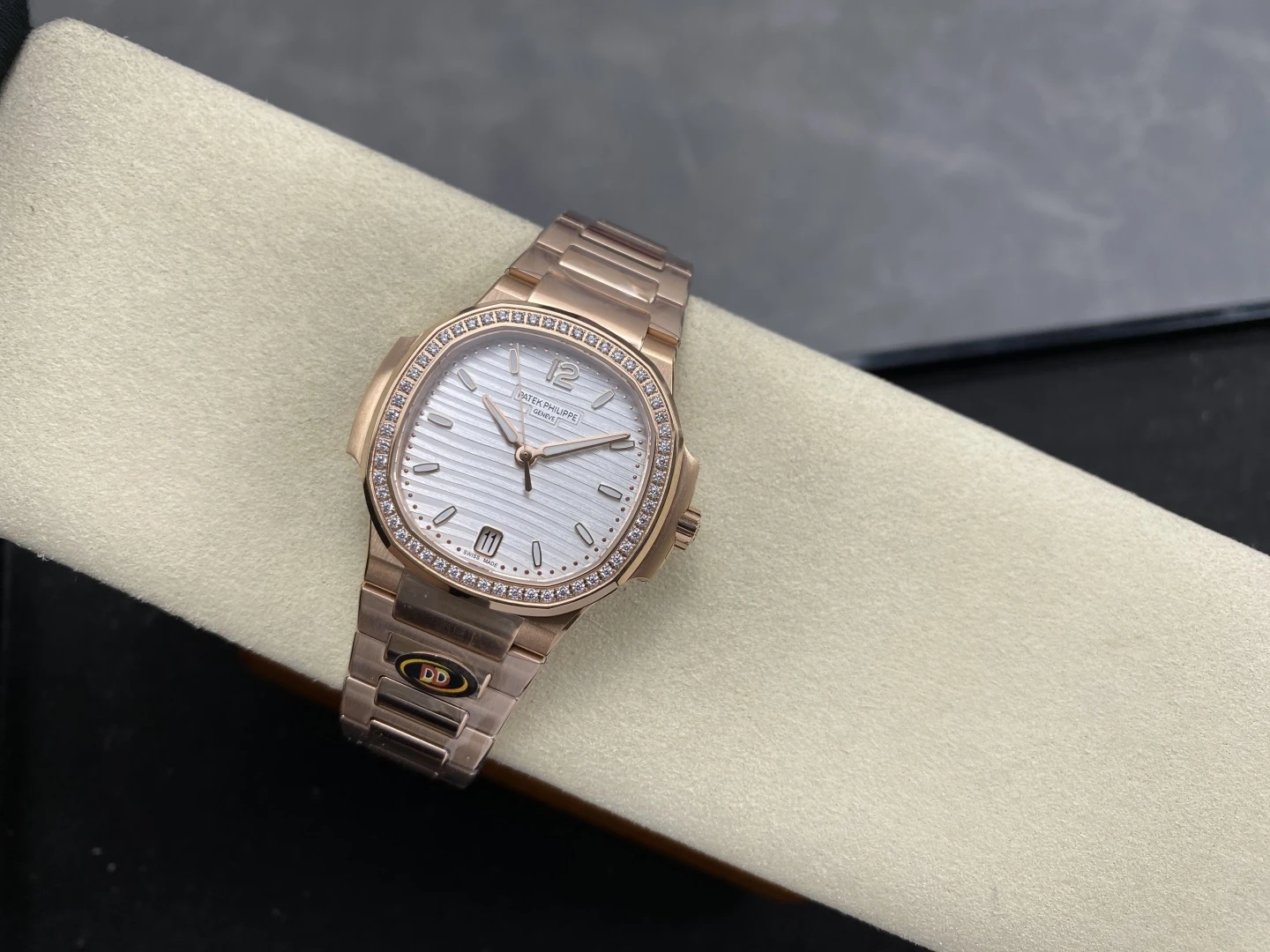 PP Nautilus 7118 RG Ladies DDF 1:1 Best Edition Silver Dial Diamonds Bezel on RG Bracelet DD324 Super Clone 27 2532fca76189f9c AMO Watch