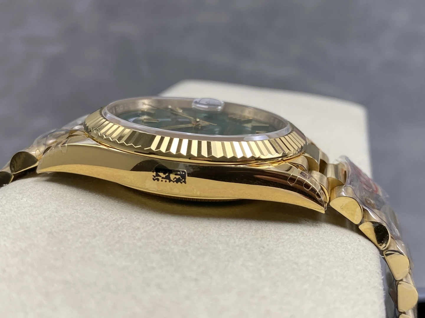 Rolex DayDate 228238 YG 40mm VSF 1:1 Best Edition Green Roman Dial Fluted Bezel 3255 V2 28 3875485e3a0e52d 阿默表行AmoWatch