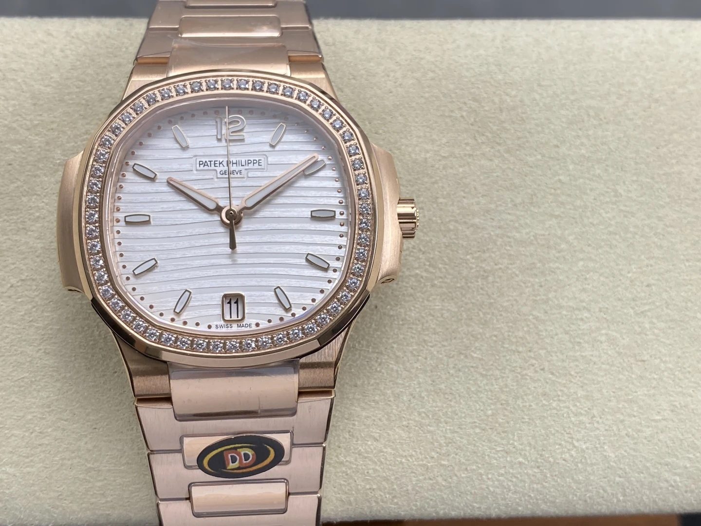 PP Nautilus 7118 RG Ladies DDF 1:1 Best Edition Silver Dial Diamonds Bezel on RG Bracelet DD324 Super Clone 26 5156ceb0bfb18ea AMO Watch