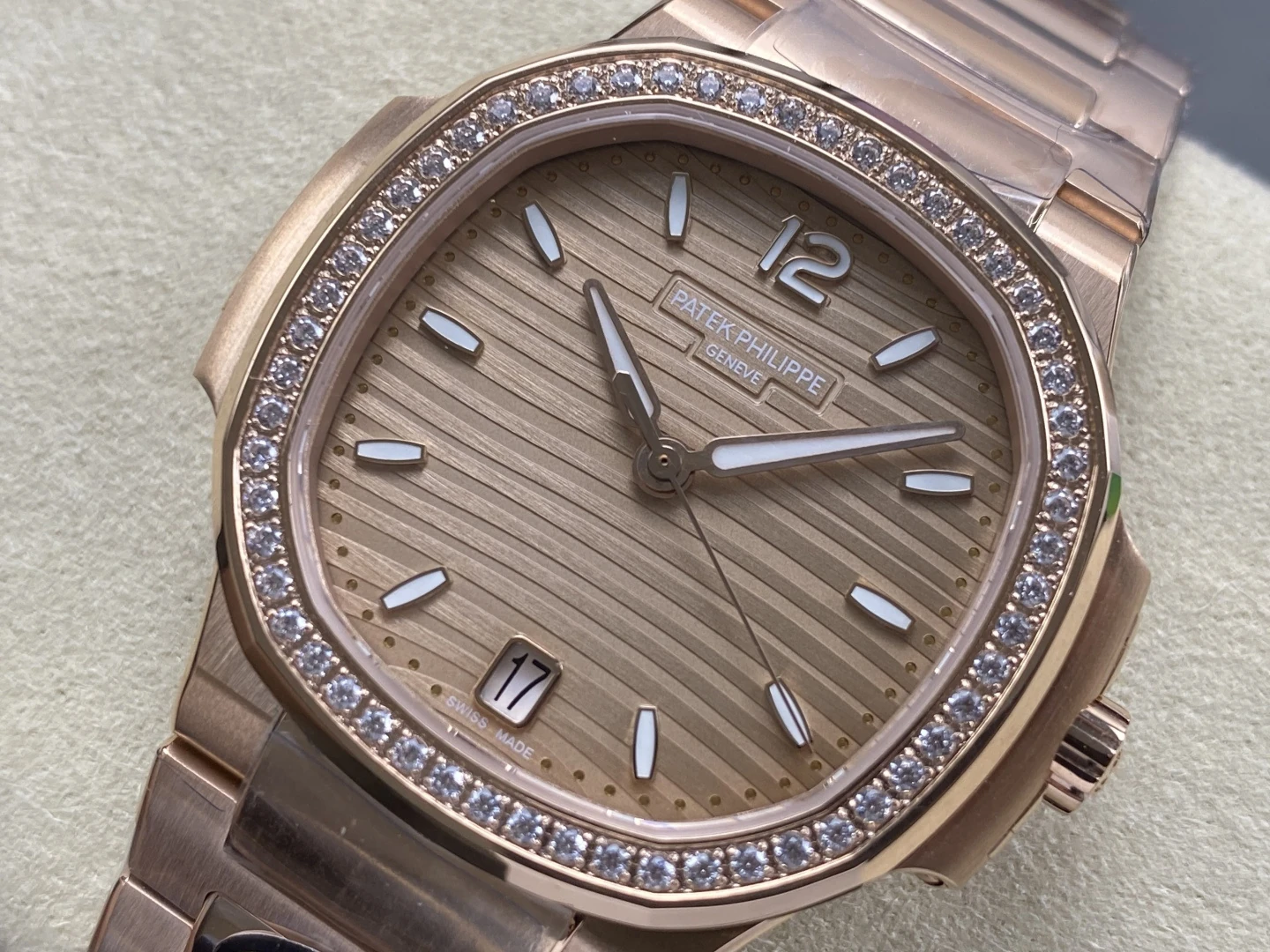 PP Nautilus 7118 RG Ladies DDF 1:1 Best Edition RG Dial Diamonds Bezel on RG Bracelet DD324 Super Clone 25 6941471e4efb2de AMO Watch