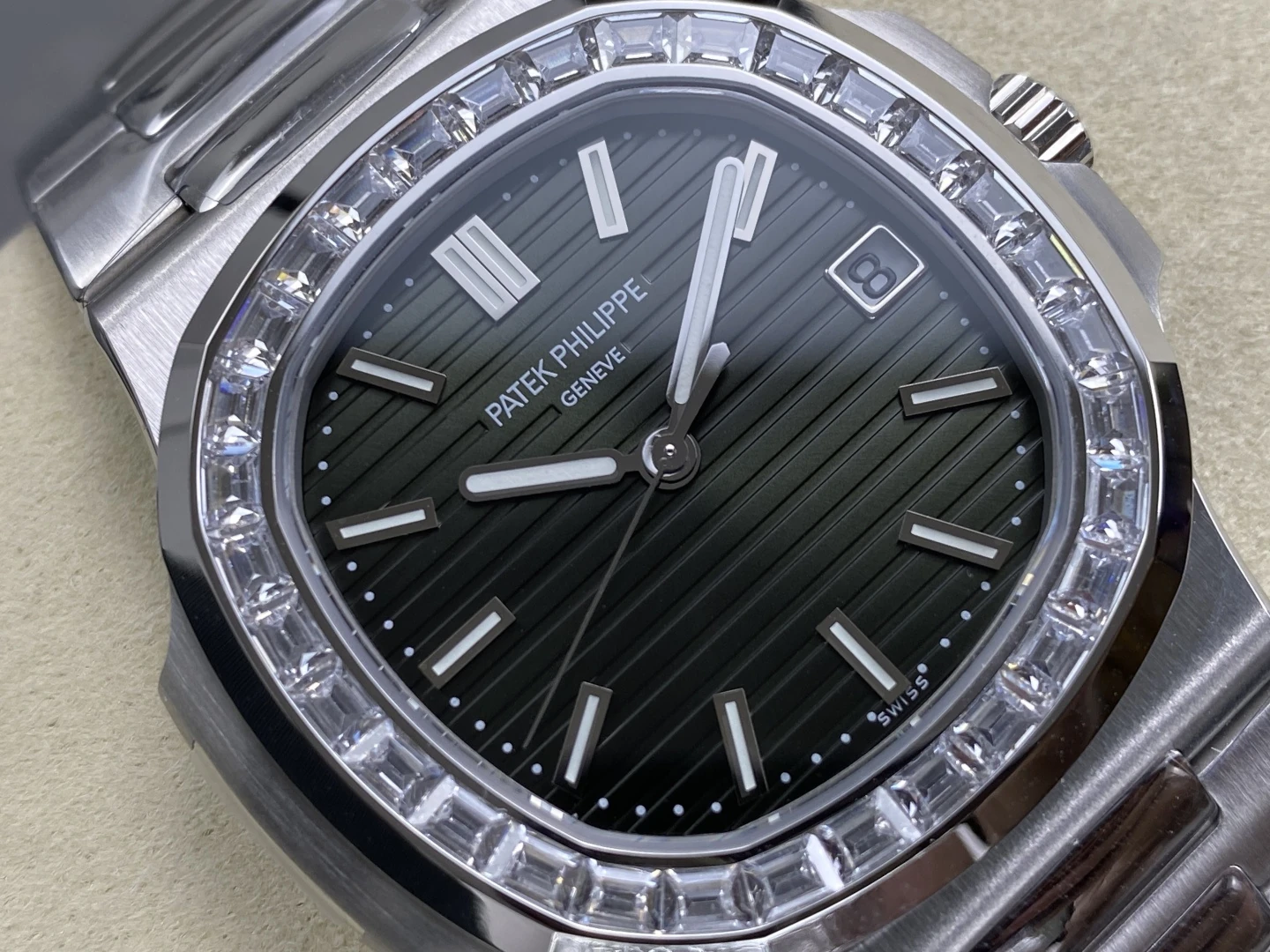 PP Nautilus 5711 DDF 1:1 Best Edition Green Dial on Diamond bezel SS Bracelet DD324 Super Clone 31 6dd5d751761b60a AMO Watch