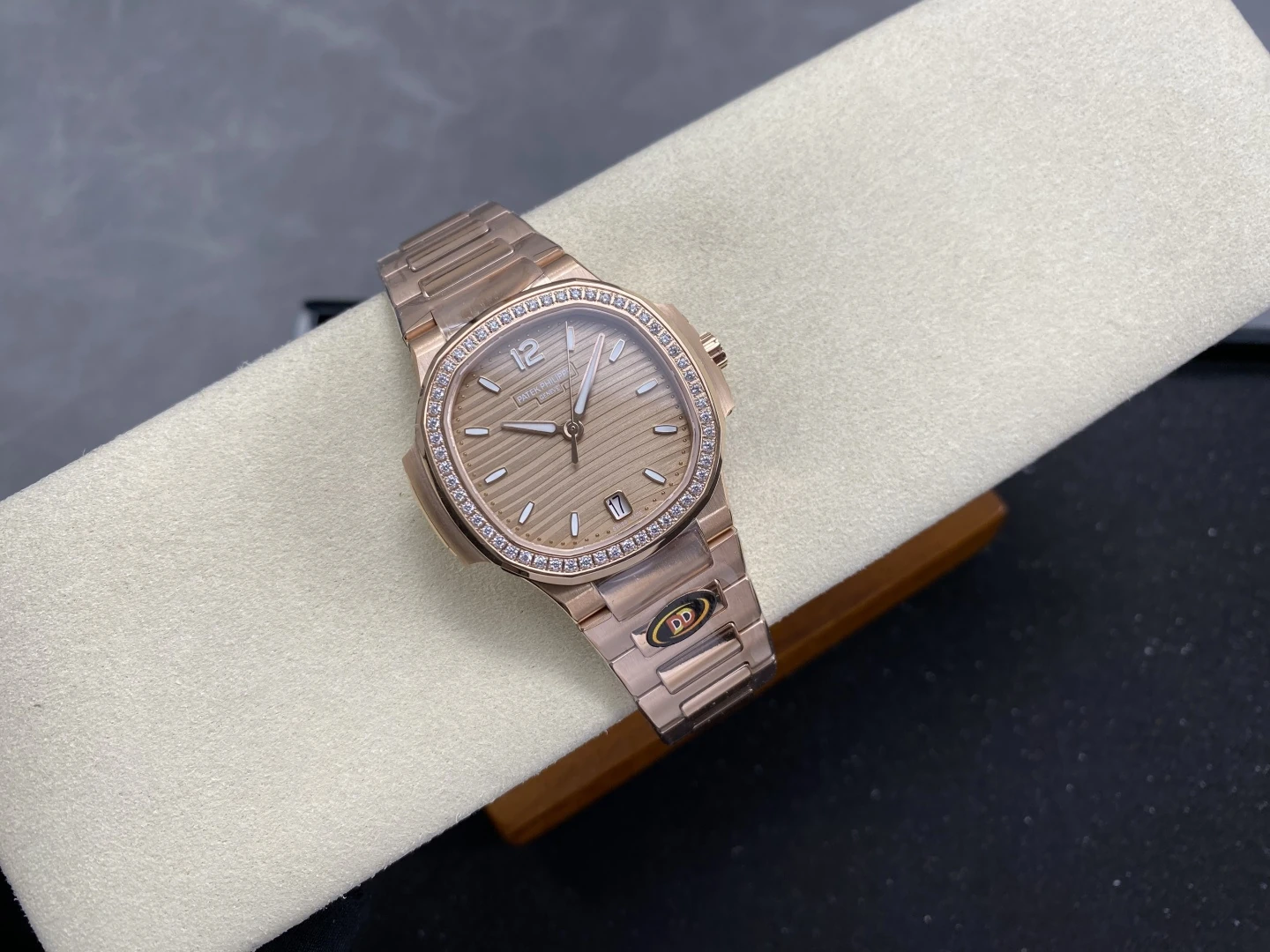 PP Nautilus 7118 RG Ladies DDF 1:1 Best Edition RG Dial Diamonds Bezel on RG Bracelet DD324 Super Clone 27 72e505dcabf5f5b AMO Watch