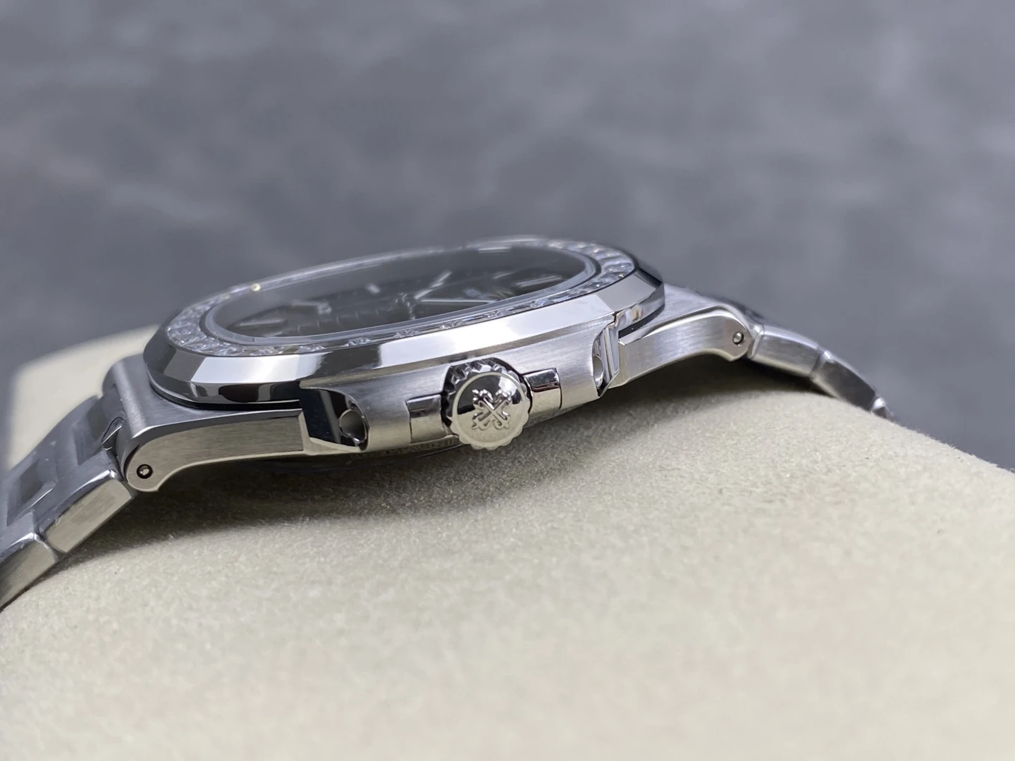 PP Nautilus 5711 DDF 1:1 Best Edition Green Dial on Diamond bezel SS Bracelet DD324 Super Clone 33 9b120cb21eb1378 AMO Watch