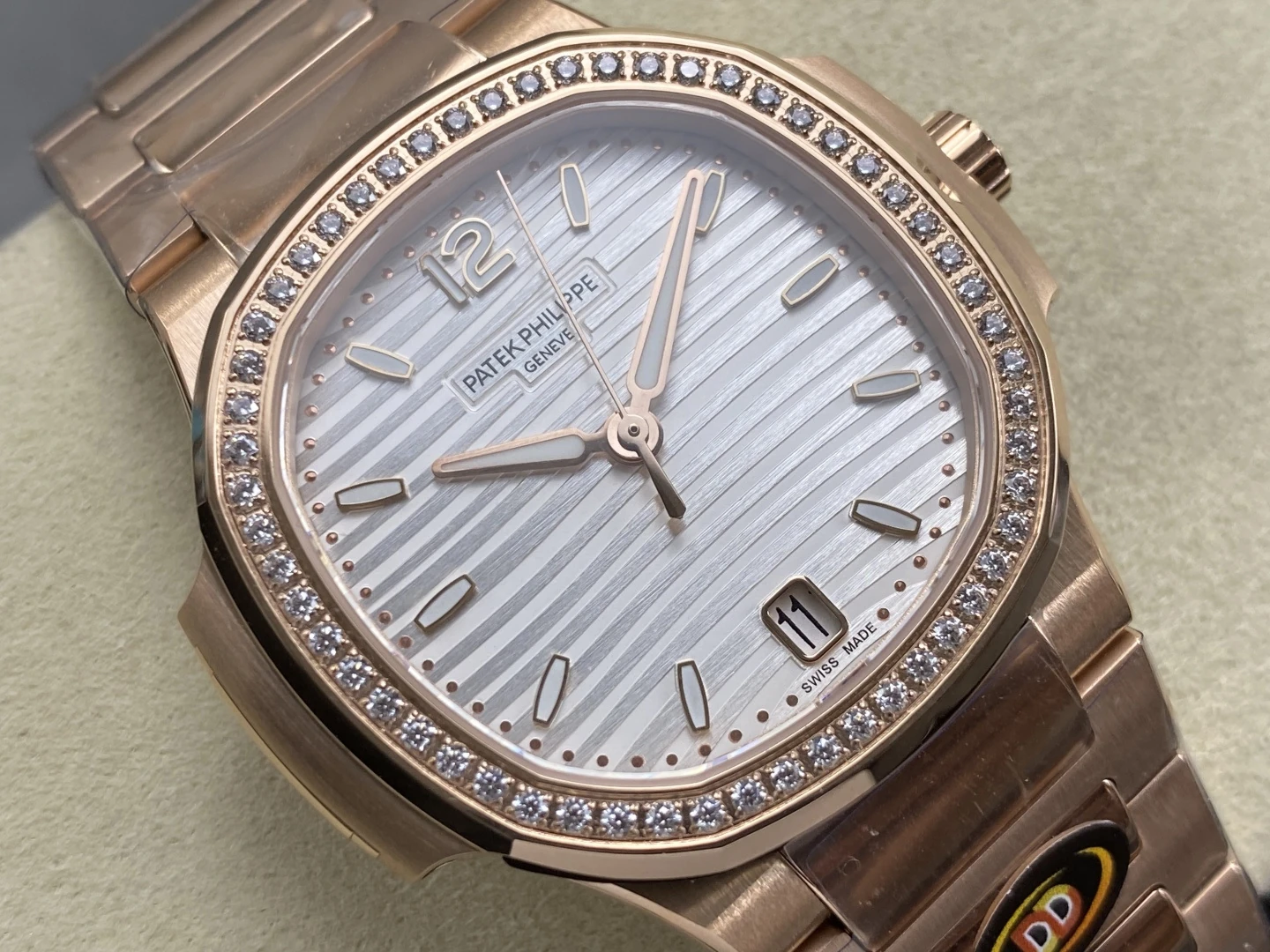 PP Nautilus 7118 RG Ladies DDF 1:1 Best Edition Silver Dial Diamonds Bezel on RG Bracelet DD324 Super Clone 30 a79146d038963e7 AMO Watch