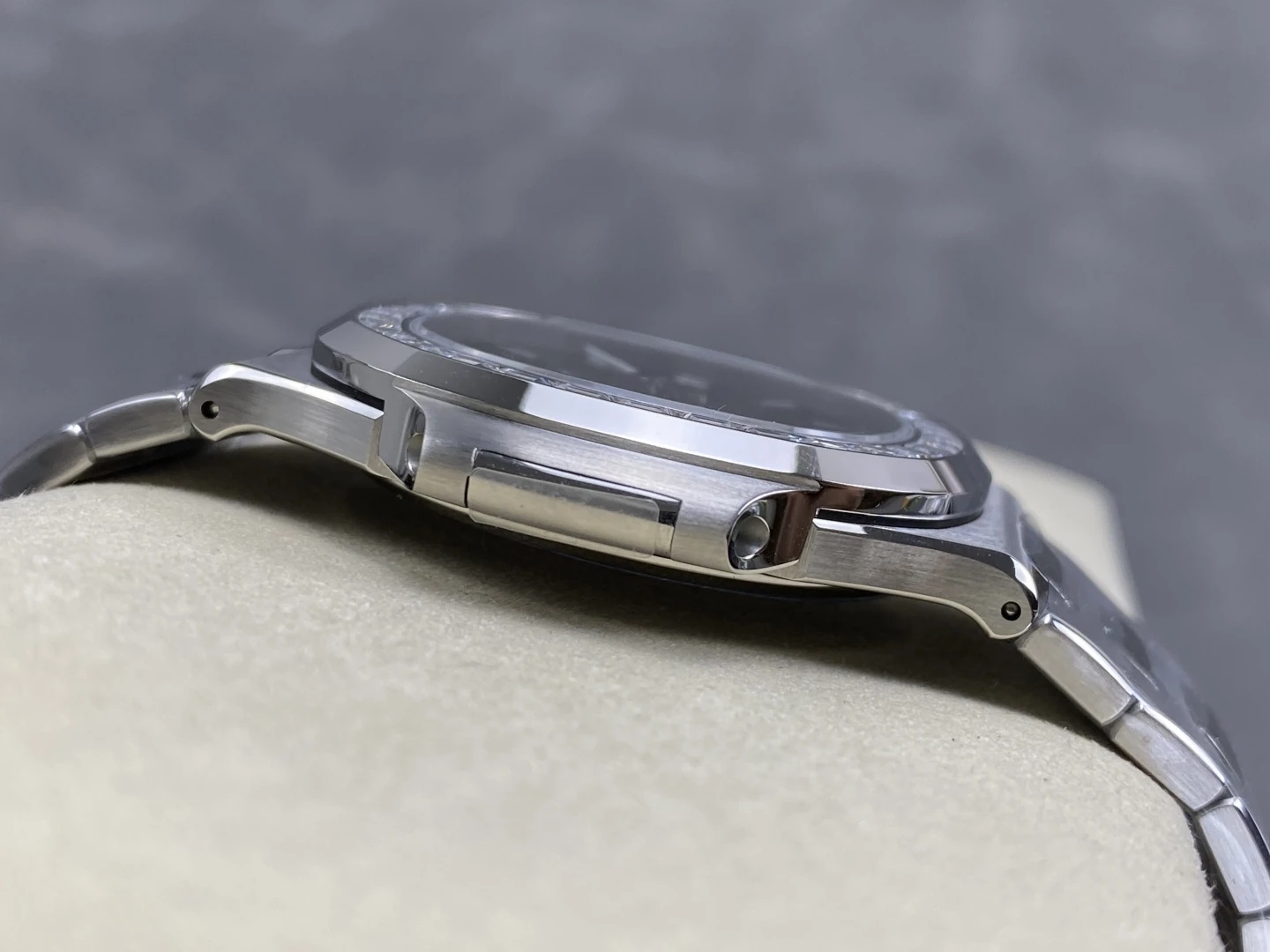 PP Nautilus 5711 DDF 1:1 Best Edition Green Dial on Diamond bezel SS Bracelet DD324 Super Clone 32 c95be14204cee95 AMO Watch