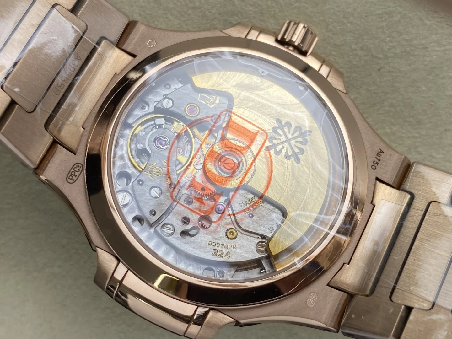 PP Nautilus 7118 RG Ladies DDF 1:1 Best Edition Silver Dial Diamonds Bezel on RG Bracelet DD324 Super Clone 34 e18e078097a714f AMO Watch