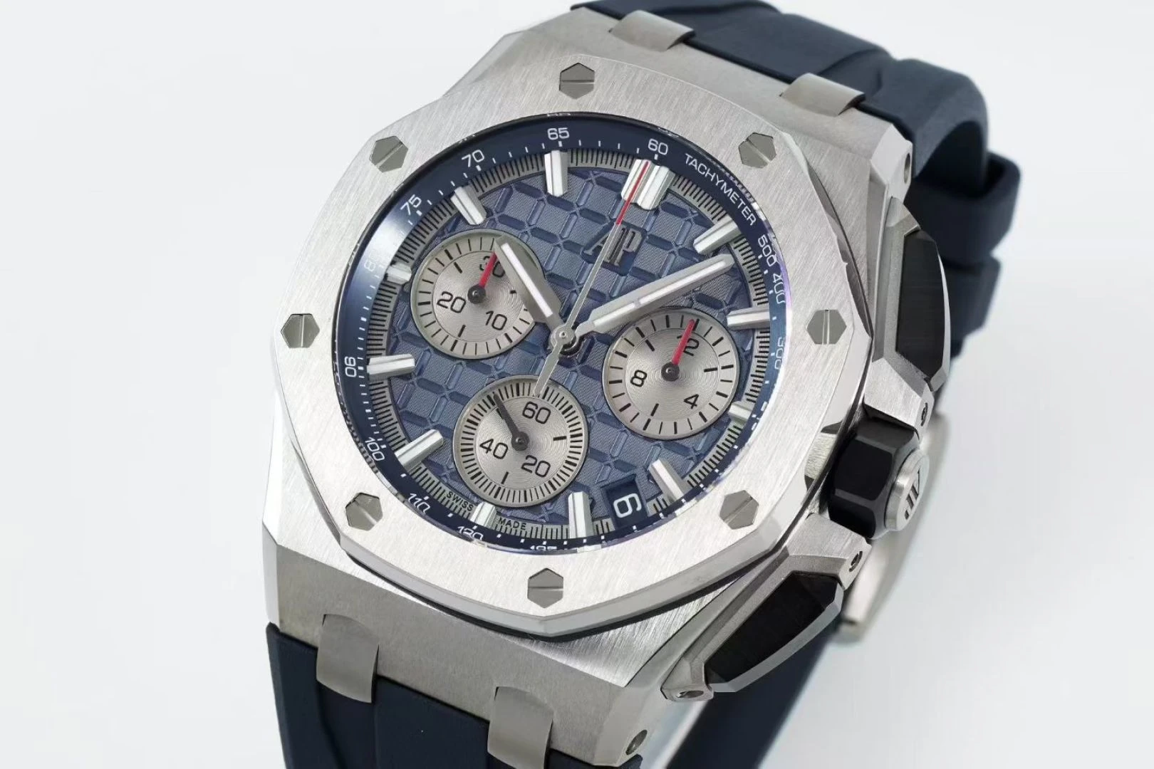 AP Royal Oak Offshore 43mm 26420ti Titanium DDF 1:1 Best Edition Blue Dial on Blue Rubber Strap DD4401 Super Clone 38 e348439cae170fc 1 AMO Watch
