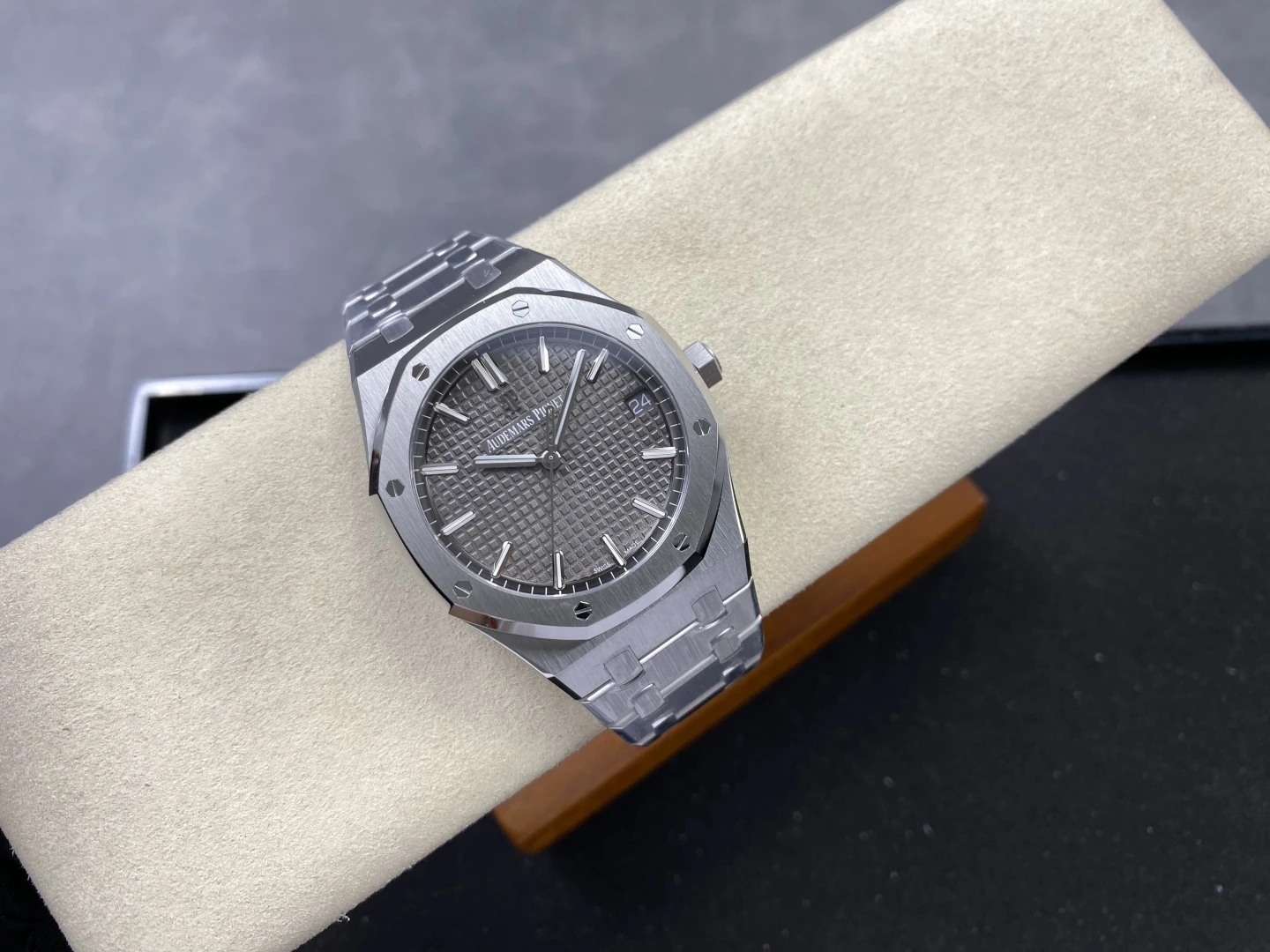 AP Royal Oak 41mm 15500 SS ZF 1:1 Best Edition Gray Textured Dial on SS Bracelet A4302 V3 26 119be07bf968f65 阿默表行AmoWatch