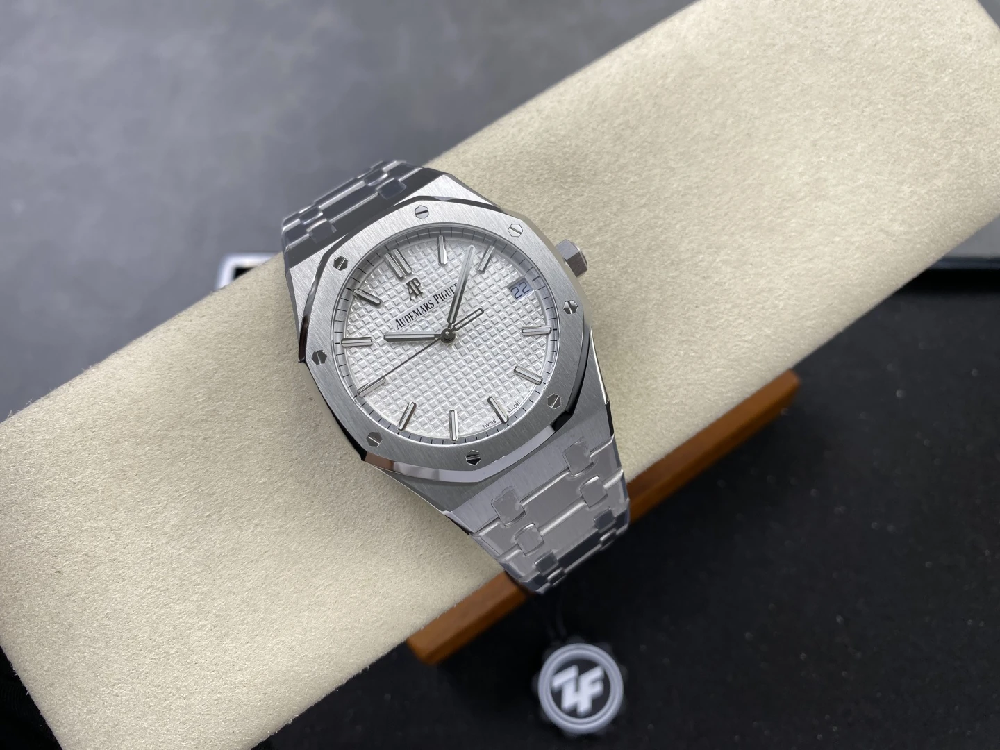AP Royal Oak 41mm 15500 SS ZF 1:1 Best Edition White Textured Dial on SS Bracelet A4302 V3 28 201807285afa9ac 阿默表行AmoWatch