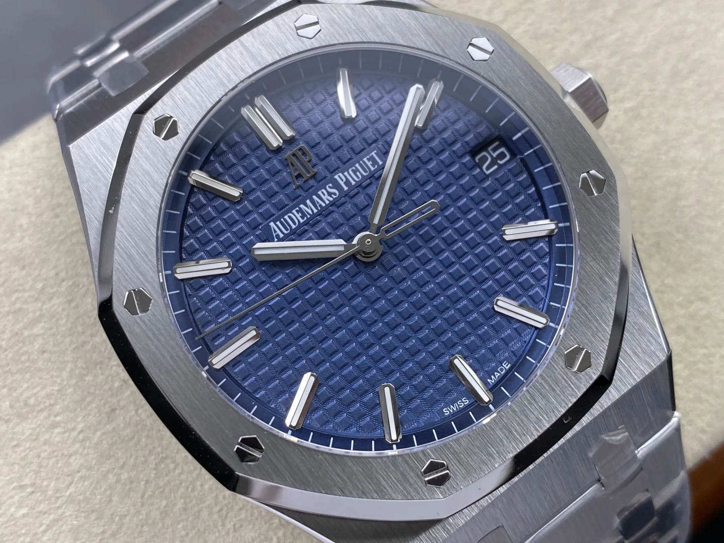 AP Royal Oak 41mm 15500 SS ZF 1:1 Best Edition Blue Textured Dial on SS Bracelet A4302 V3 36 2ee461e8057aebc AMO Watch