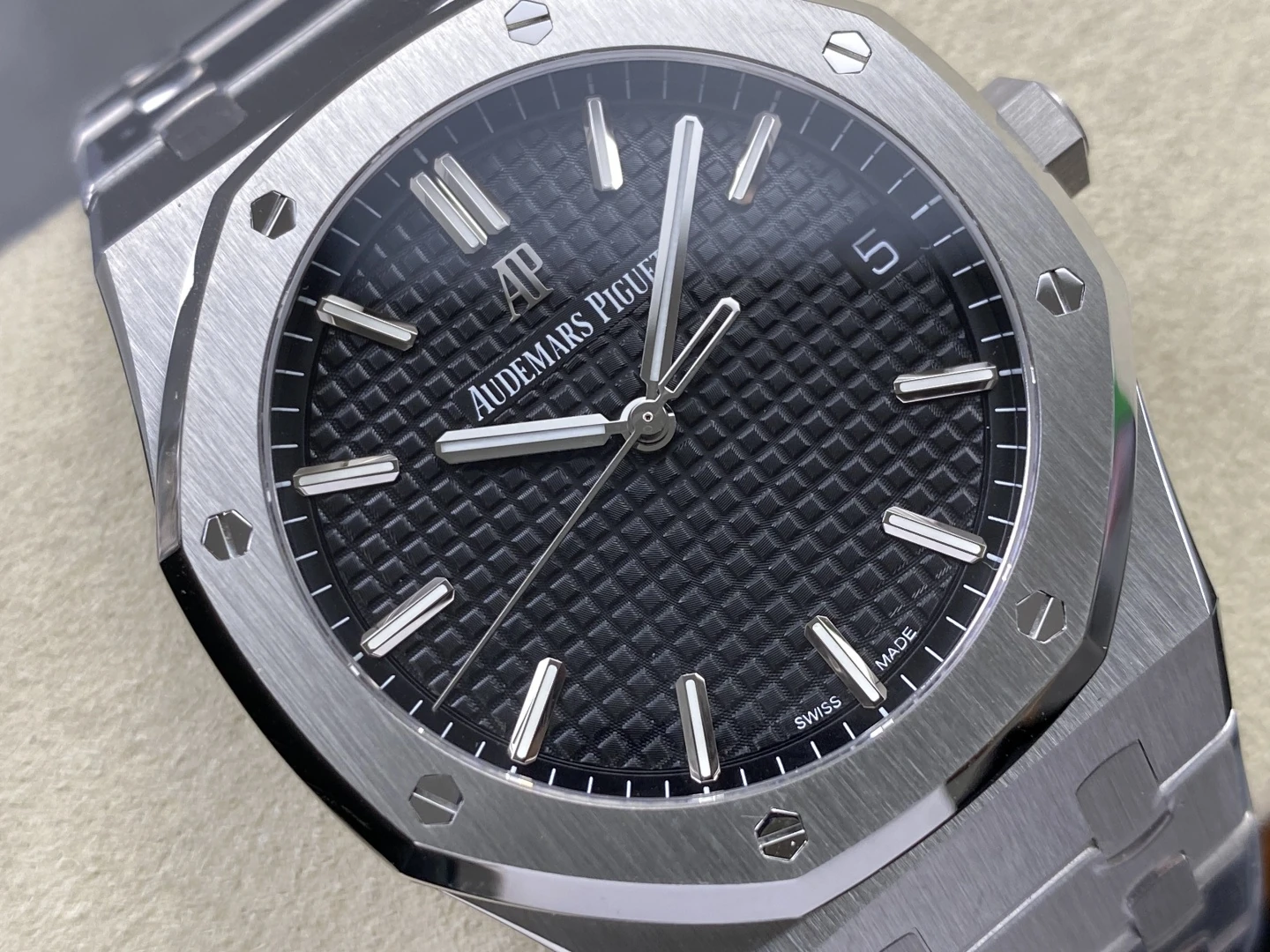 AP Royal Oak 41mm 15500 SS ZF 1:1 Best Edition Black Textured Dial on SS Bracelet A4302 V3 29 36b19db02715fae AMO Watch