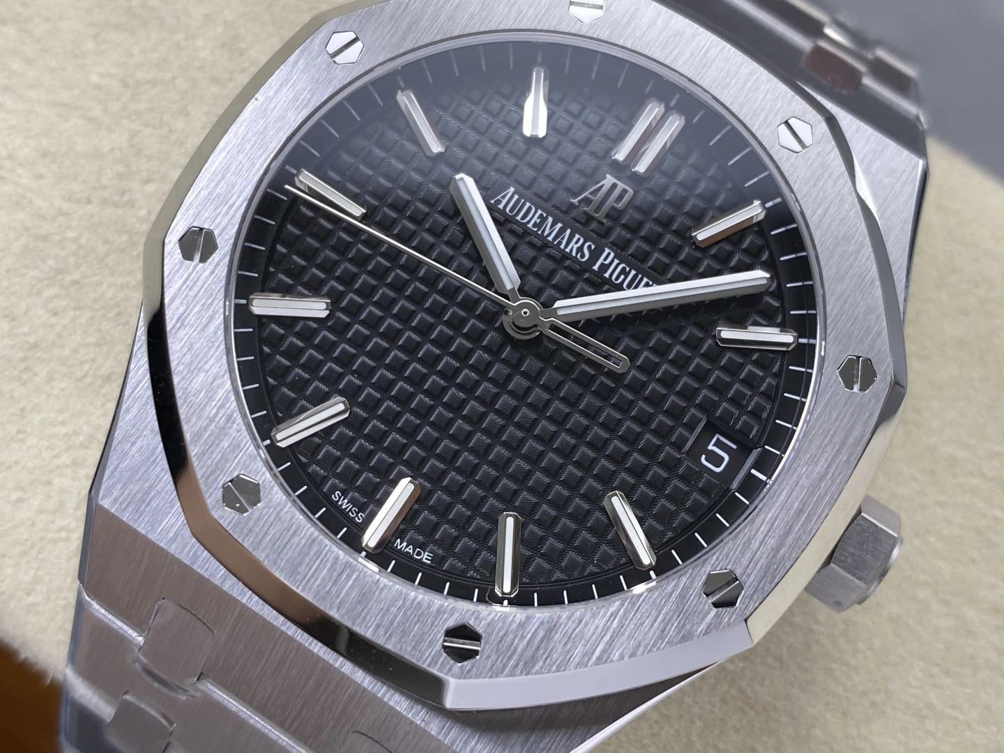 AP Royal Oak 41mm 15500 SS ZF 1:1 Best Edition Black Textured Dial on SS Bracelet A4302 V3 27 4e76e5ac5173ae9 AMO Watch