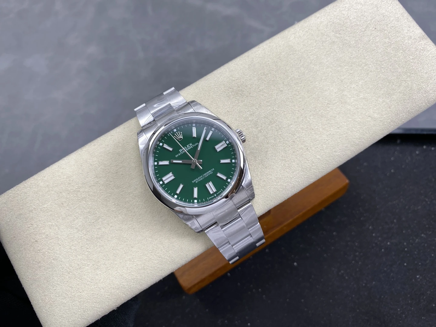 Rolex Oyster Perpetual 124300 41mm VSF 1:1 Best Edition 904L Steel Green Dial VS3235 V2 26 77eadb64a9d8ac9 AMO Watch