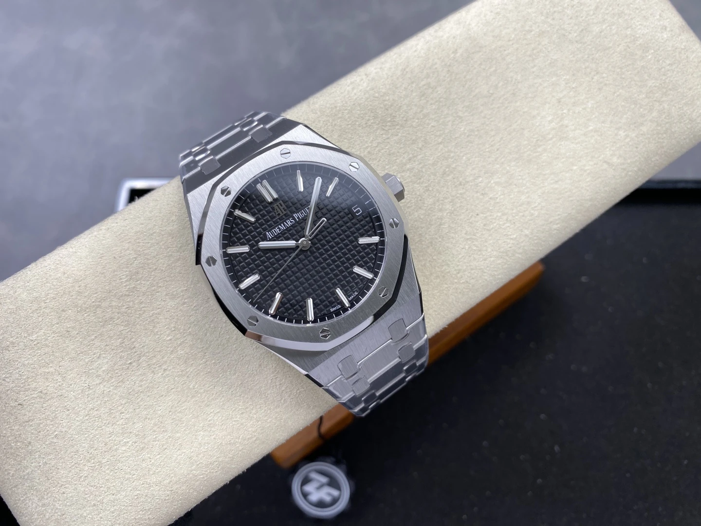 AP Royal Oak 41mm 15500 SS ZF 1:1 Best Edition Black Textured Dial on SS Bracelet A4302 V3 28 8bdcd223f801f98 AMO Watch
