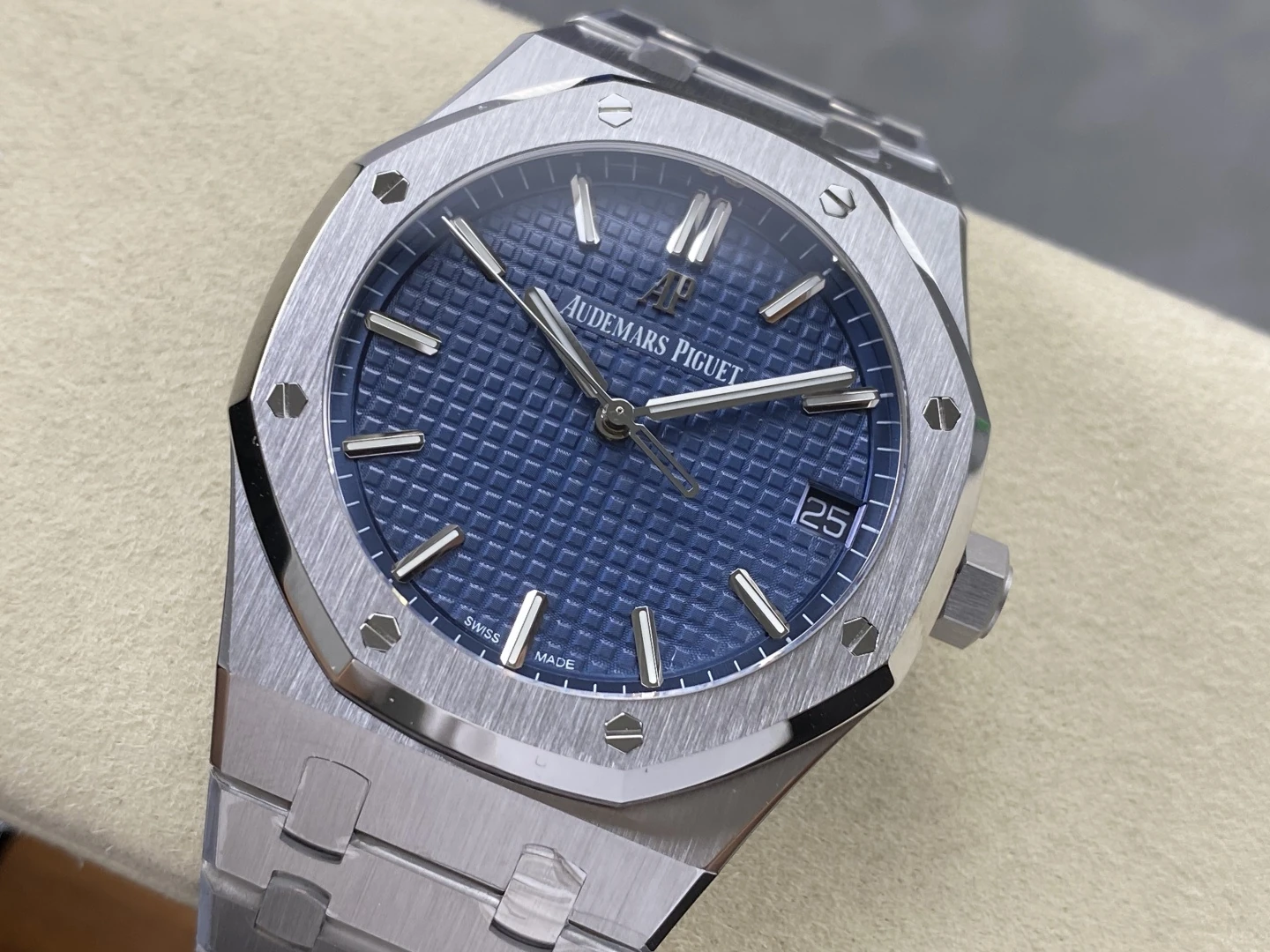 AP Royal Oak 41mm 15500 SS ZF 1:1 Best Edition Blue Textured Dial on SS Bracelet A4302 V3 34 9bf1e9445a552bd AMO Watch