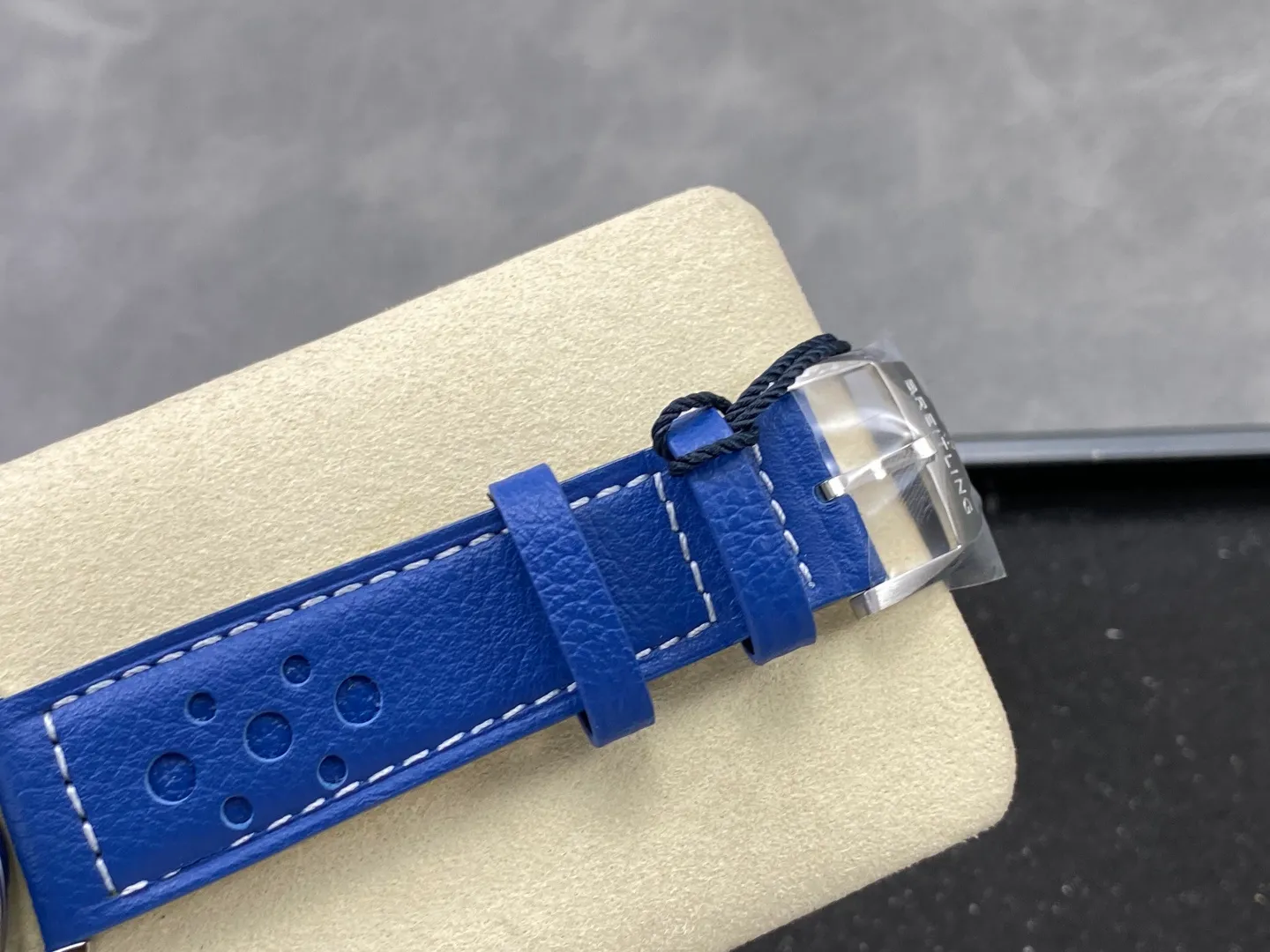 Breitling Top Time B31 BLF 1:1 Best Edition Blue Dial Yellow Hand on Blue Leather Strap AB31 27 9c396e7a1c58eed 阿默表行AmoWatch