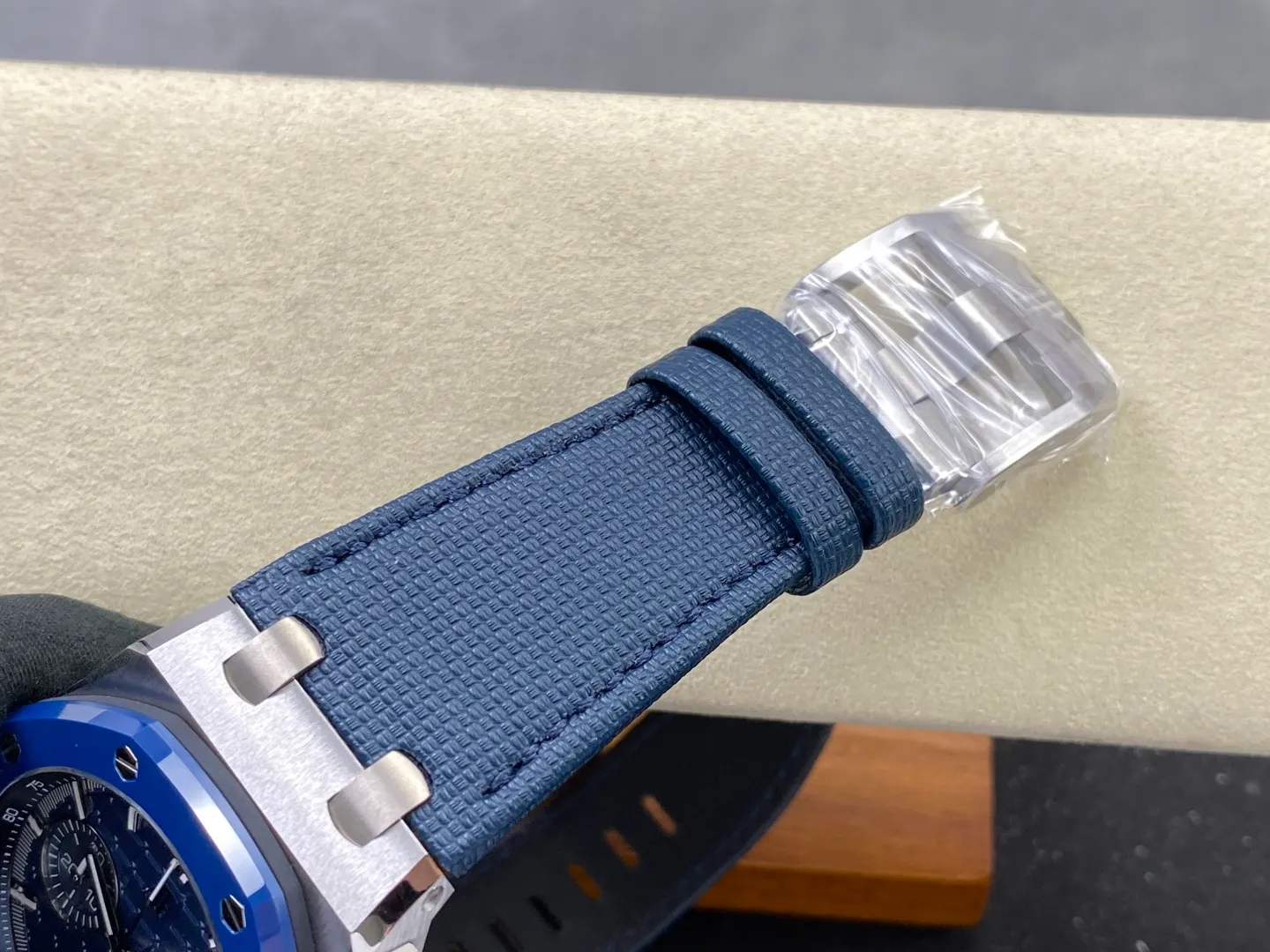 AP Royal Oak Offshore 43mm 26420 SS DDF 1:1 Best Edition Blue Dial on Blue Rubber Super Clone 4401 33 a6751e81c20f12a AMO Watch