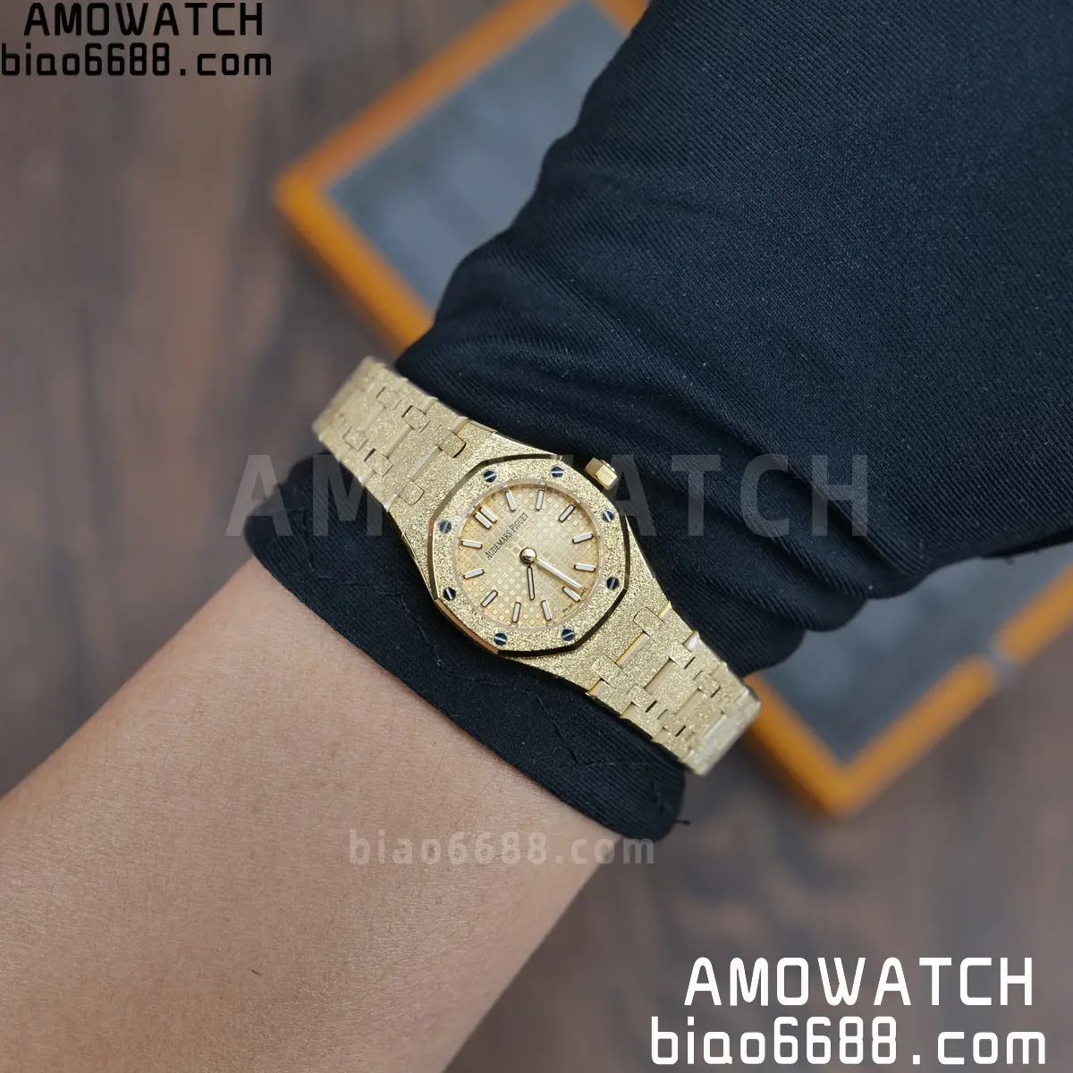 AUDEMARS PIGUET Lady Royal Oak 67630 23mm YG TW Best Edition Silver Dial Swiss Quartz 97 ab4149eaf108bae AMO Watch