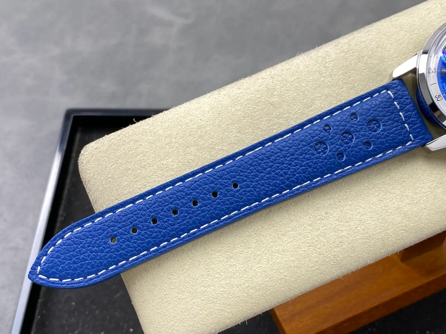 Breitling Top Time B31 BLF 1:1 Best Edition Blue Dial Orange Hand on Blue Leather Strap AB31 26 befa2c3b7b7d68f 阿默表行AmoWatch