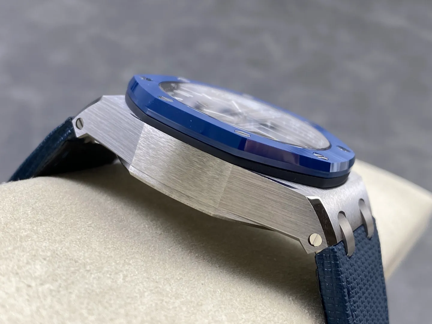 AP Royal Oak Offshore 43mm 26420 SS DDF 1:1 Best Edition Blue Dial on Blue Rubber Super Clone 4401 30 c2aeeb7624ba834 AMO Watch