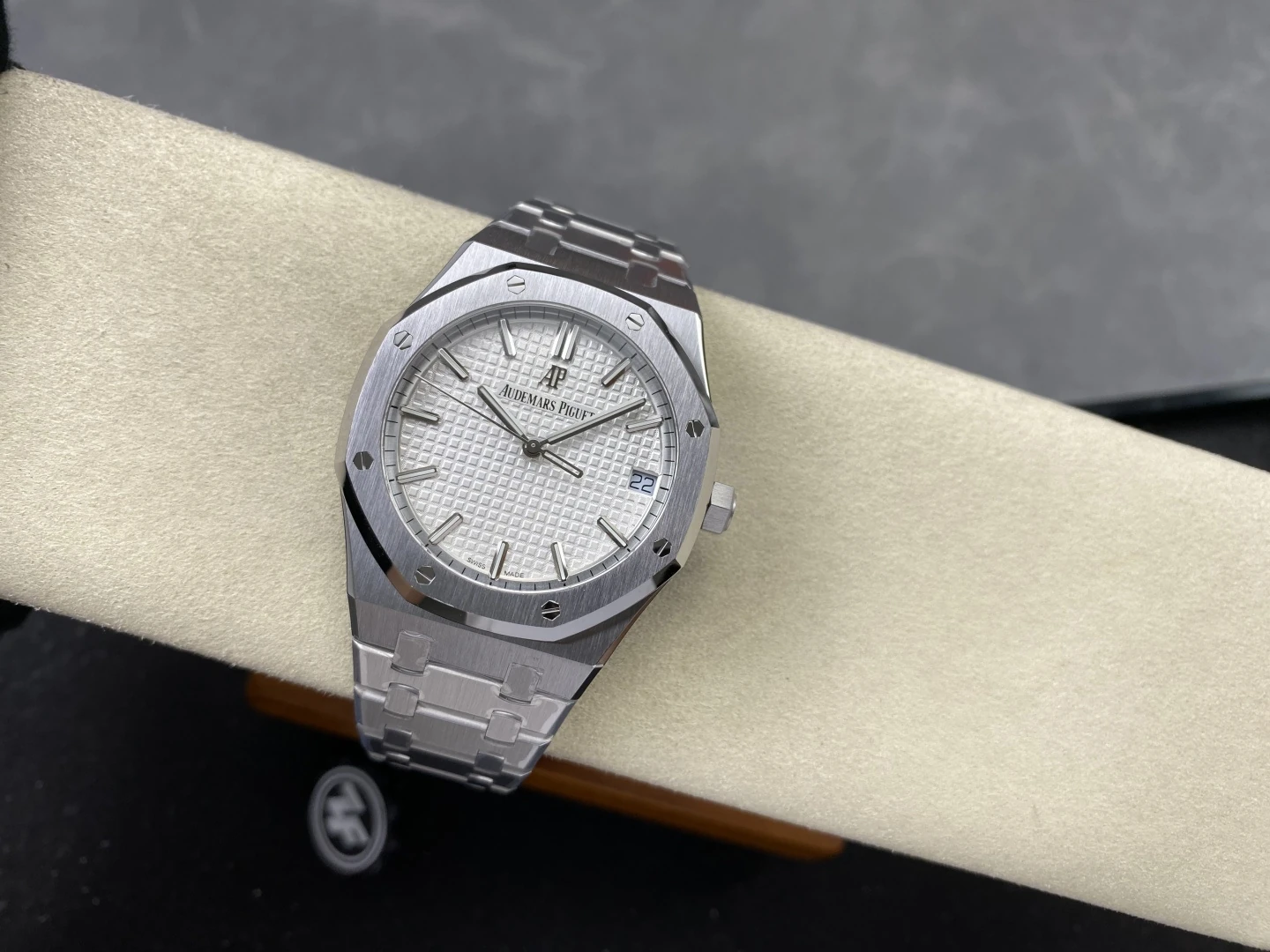 AP Royal Oak 41mm 15500 SS ZF 1:1 Best Edition White Textured Dial on SS Bracelet A4302 V3 26 c6443bcc05d1de2 阿默表行AmoWatch