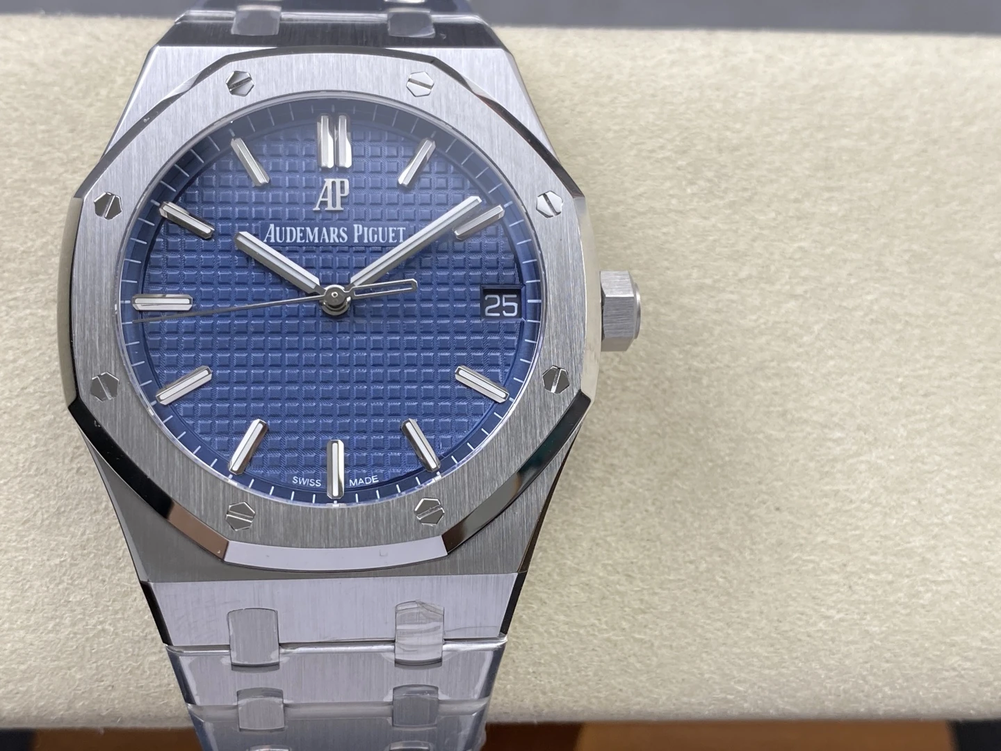 AP Royal Oak 41mm 15500 SS ZF 1:1 Best Edition Blue Textured Dial on SS Bracelet A4302 V3 32 d4842bf7230bb63 AMO Watch