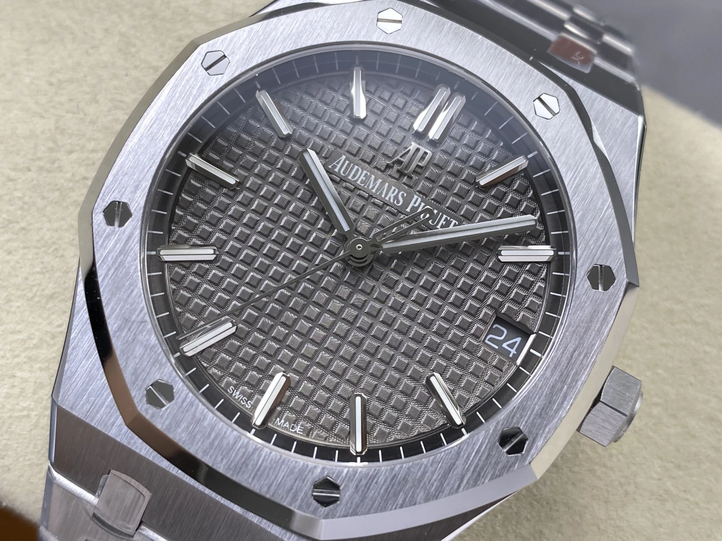 AP Royal Oak 41mm 15500 SS ZF 1:1 Best Edition Gray Textured Dial on SS Bracelet A4302 V3 28 e9c95c950857b98 阿默表行AmoWatch