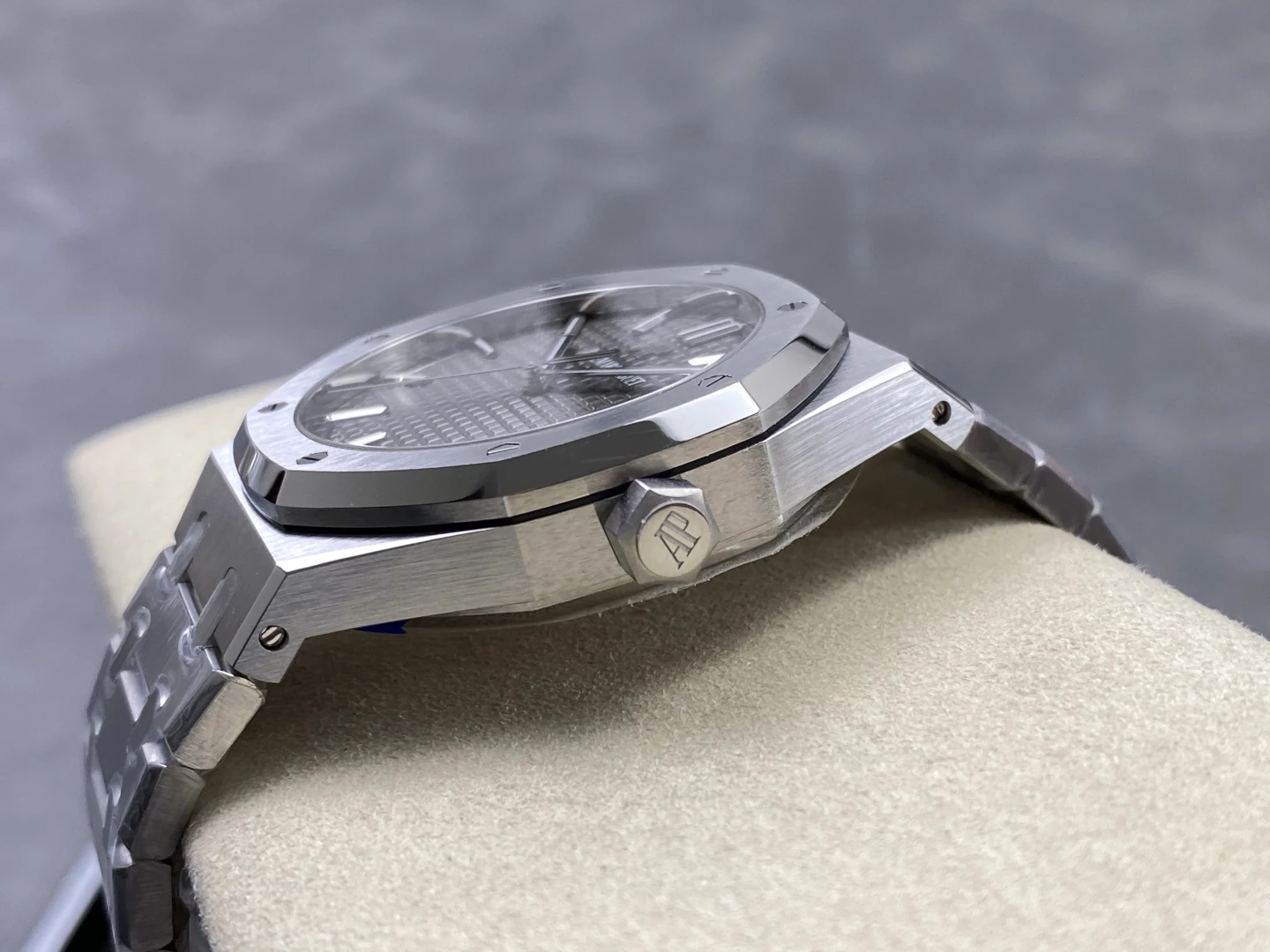 AP Royal Oak 41mm 15500 SS ZF 1:1 Best Edition Gray Textured Dial on SS Bracelet A4302 V3 30 ea07b37126beac6 阿默表行AmoWatch
