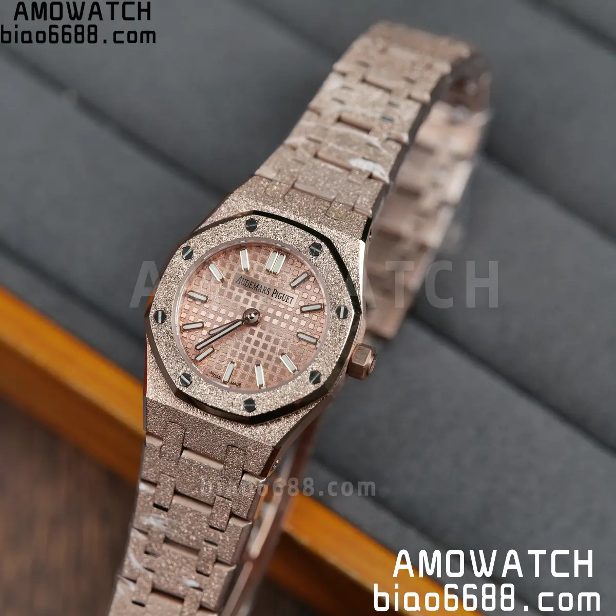 AUDEMARS PIGUET Lady Royal Oak 67630 23mm RG TW Best Edition Silver Dial Swiss Quartz 87 f3d2426305f42c8 AMO Watch