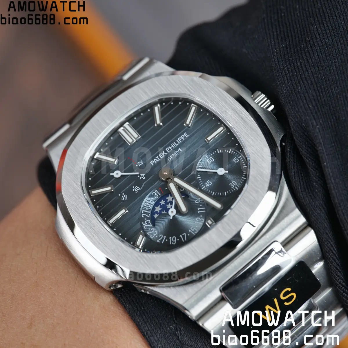 Patek Philippe Nautilus 5712 SS WSF 1:1 Best Edition Blue Dial on SS Bracelet JH240 Super Clone 111 1686d63fd690bd9 AMO Watch