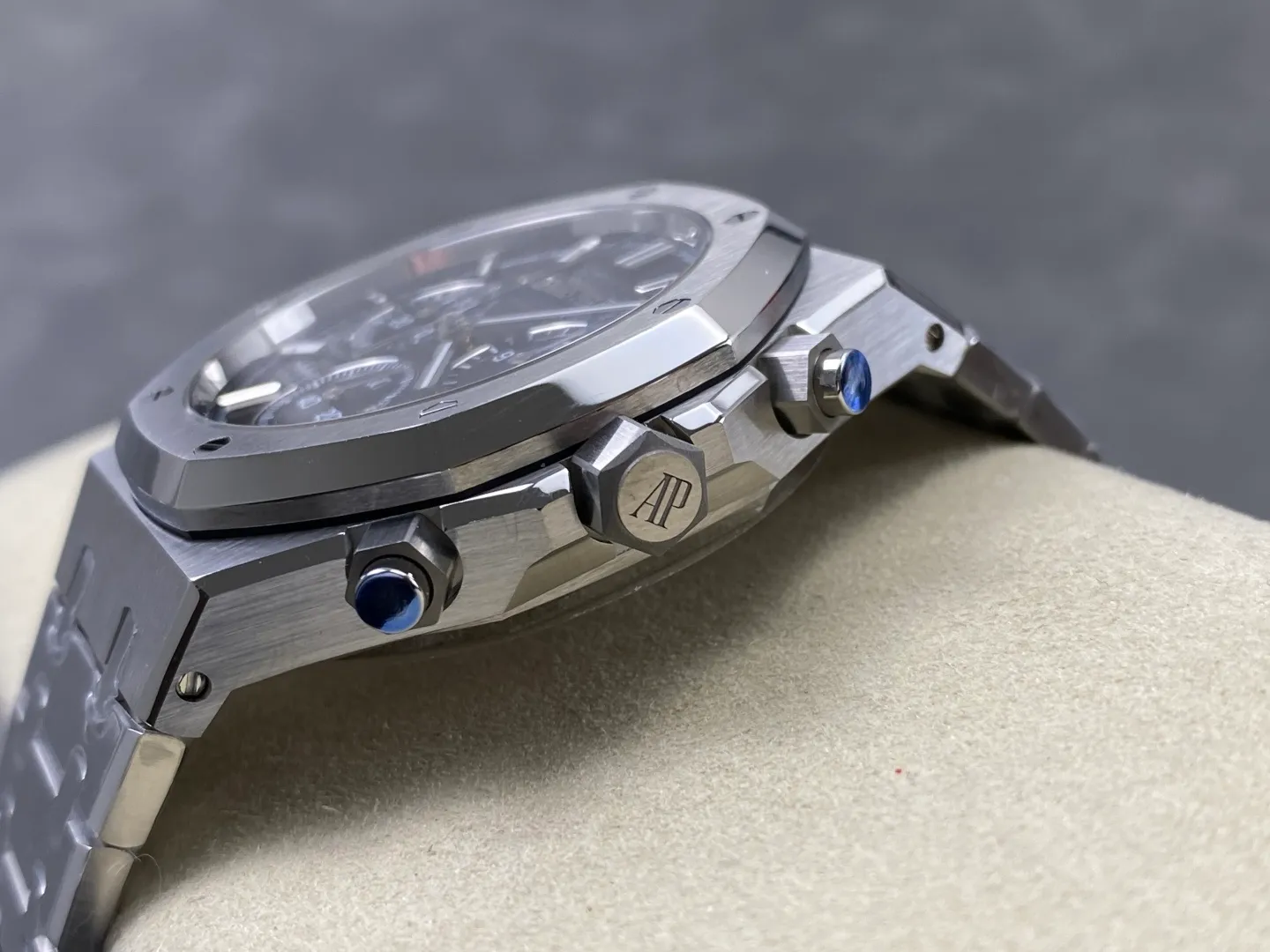 AP Royal Oak Chrono 26240 SS ZF 1:1 Best Edition Blue Dial on SS Bracelet SA4401 Super Clone V2 (Free Sprung) 32 6df7e2e6f62e921 AMO Watch