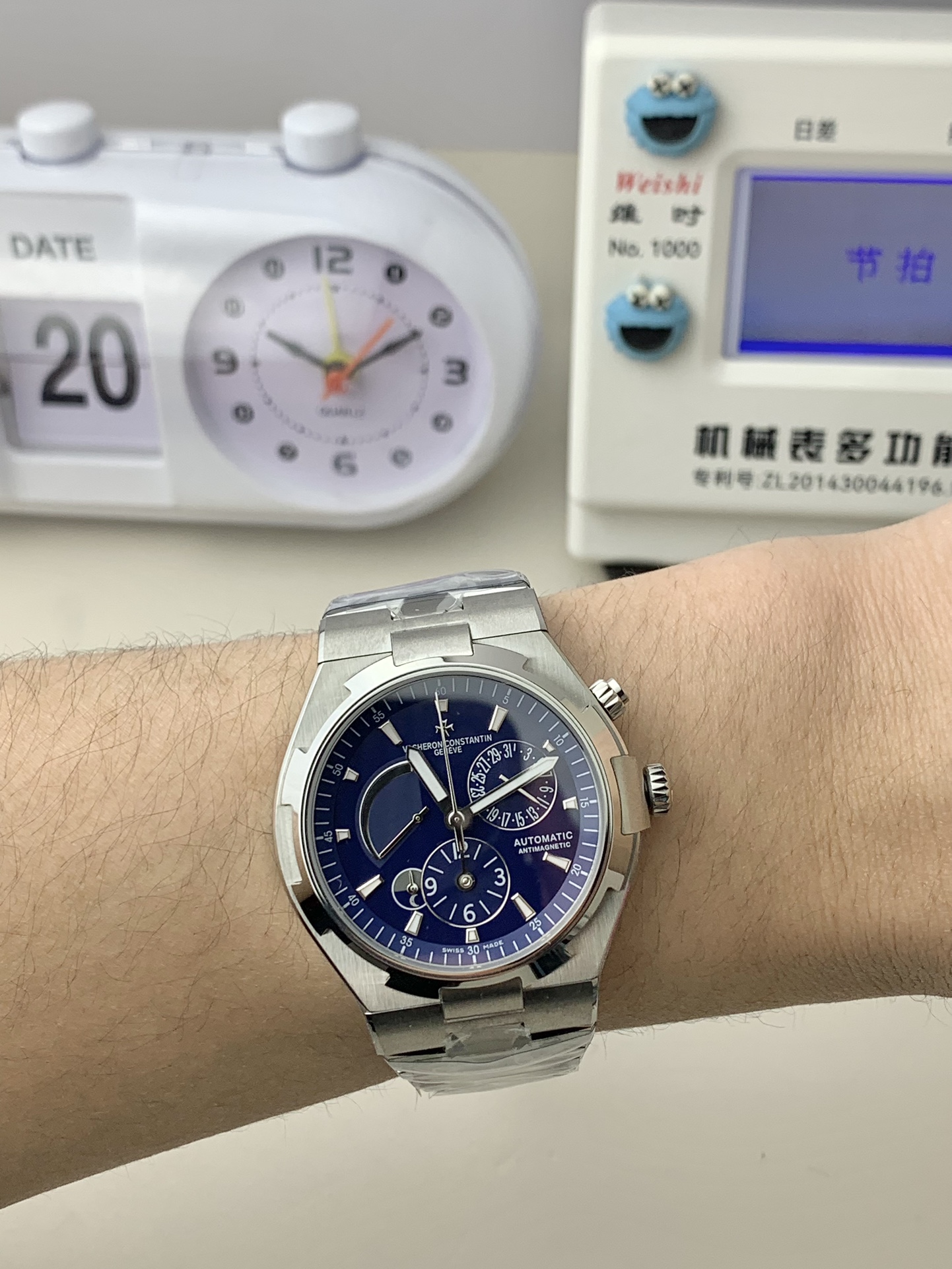 VC Overseas 47450 SS 9F Best Edition Blue Dial on SS Bracelet 18 74f7ae07b6c7bb5 AMO Watch