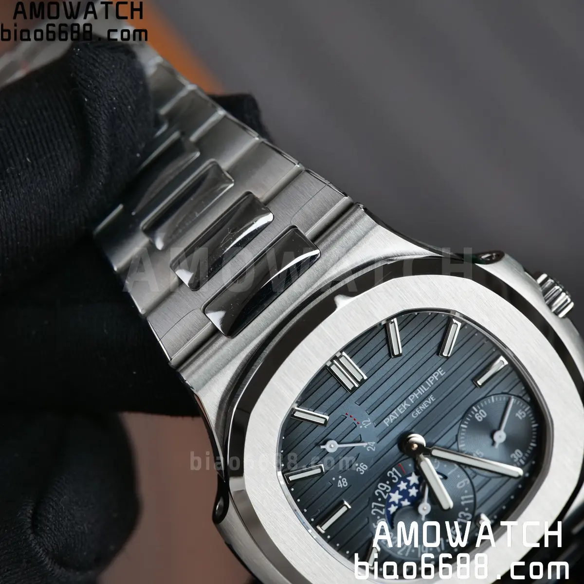 Patek Philippe Nautilus 5712 SS WSF 1:1 Best Edition Blue Dial on SS Bracelet JH240 Super Clone 95 dad6406e2959f76 AMO Watch