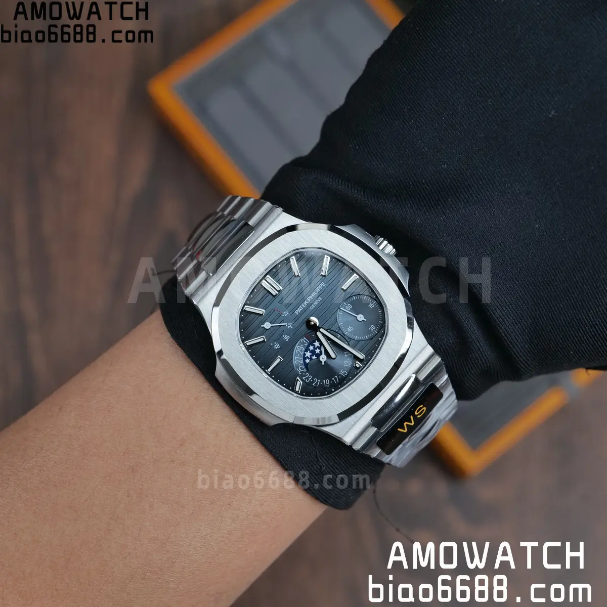 Patek Philippe Nautilus 5712 SS WSF 1:1 Best Edition Blue Dial on SS Bracelet JH240 Super Clone 114 ff85369fe0ef9a6 AMO Watch