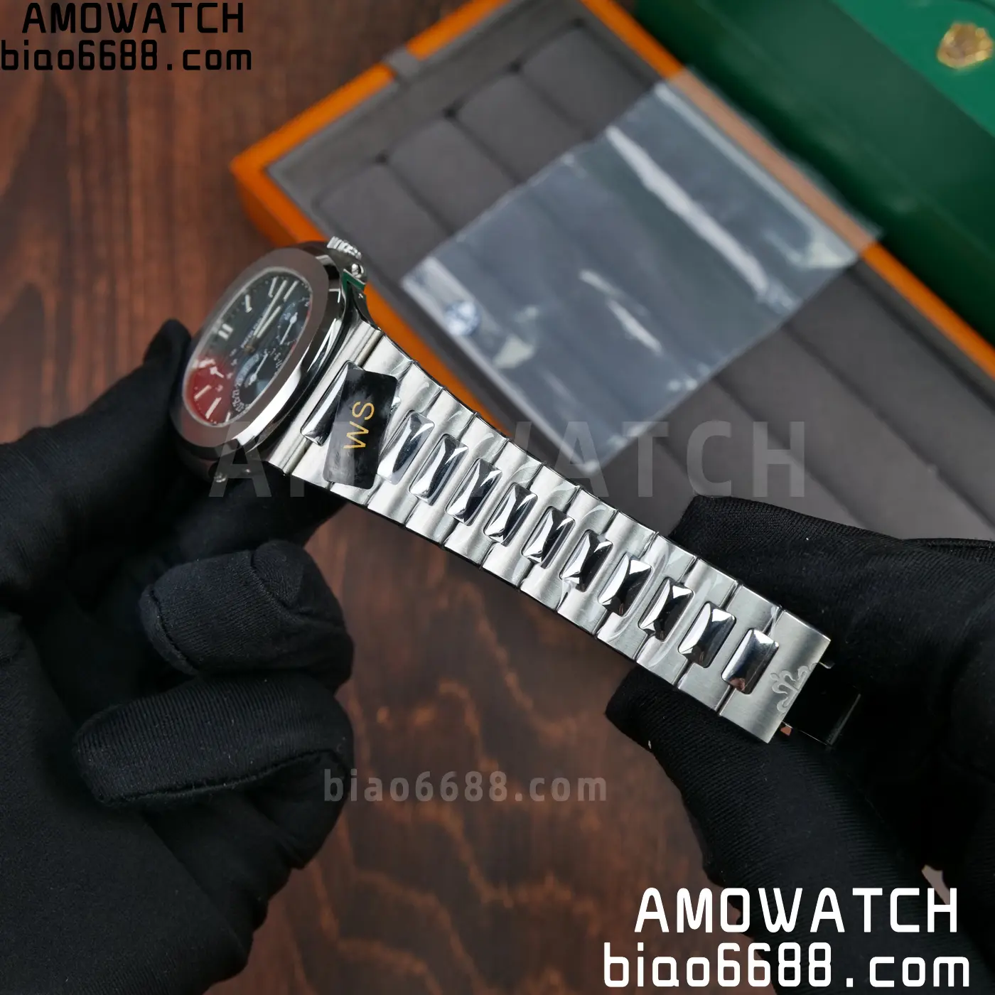 Patek Philippe Nautilus 5712 SS WSF VVS Moon Phase Module 67 0dbef588e53b05f AMO Watch