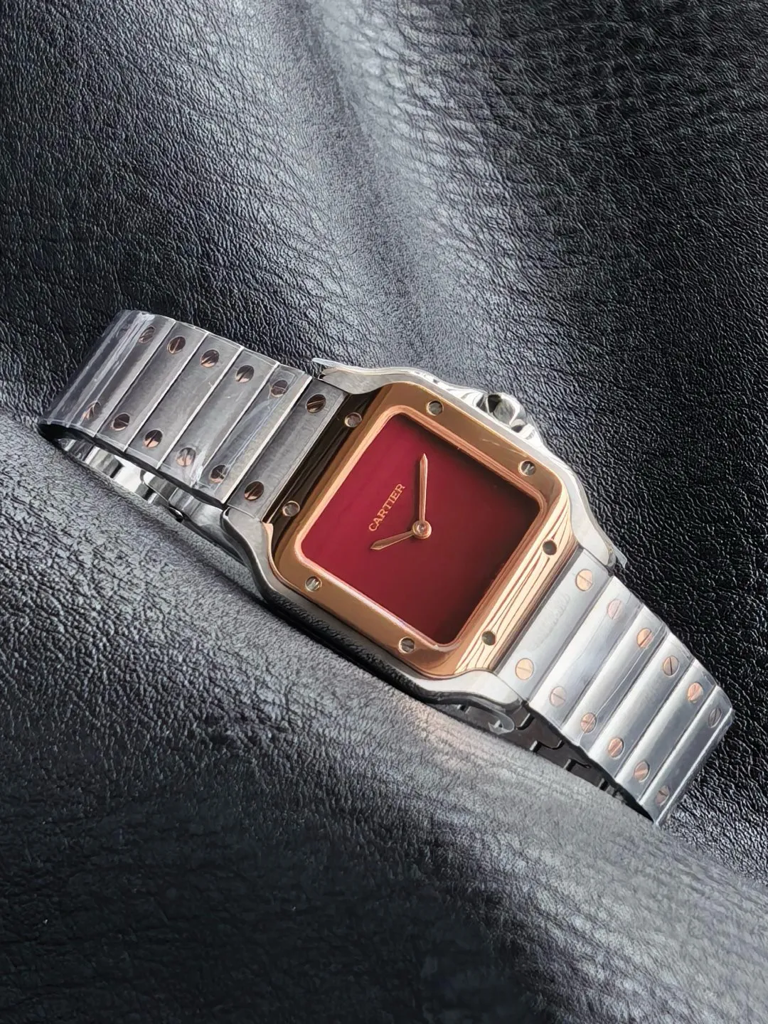 Cartier Santos 27mm SS/RG 8848F 1:1 Best Edition Red Dial on SS/RG Bracelet Quartz 22 52528a3db0a7012 阿默表行AmoWatch