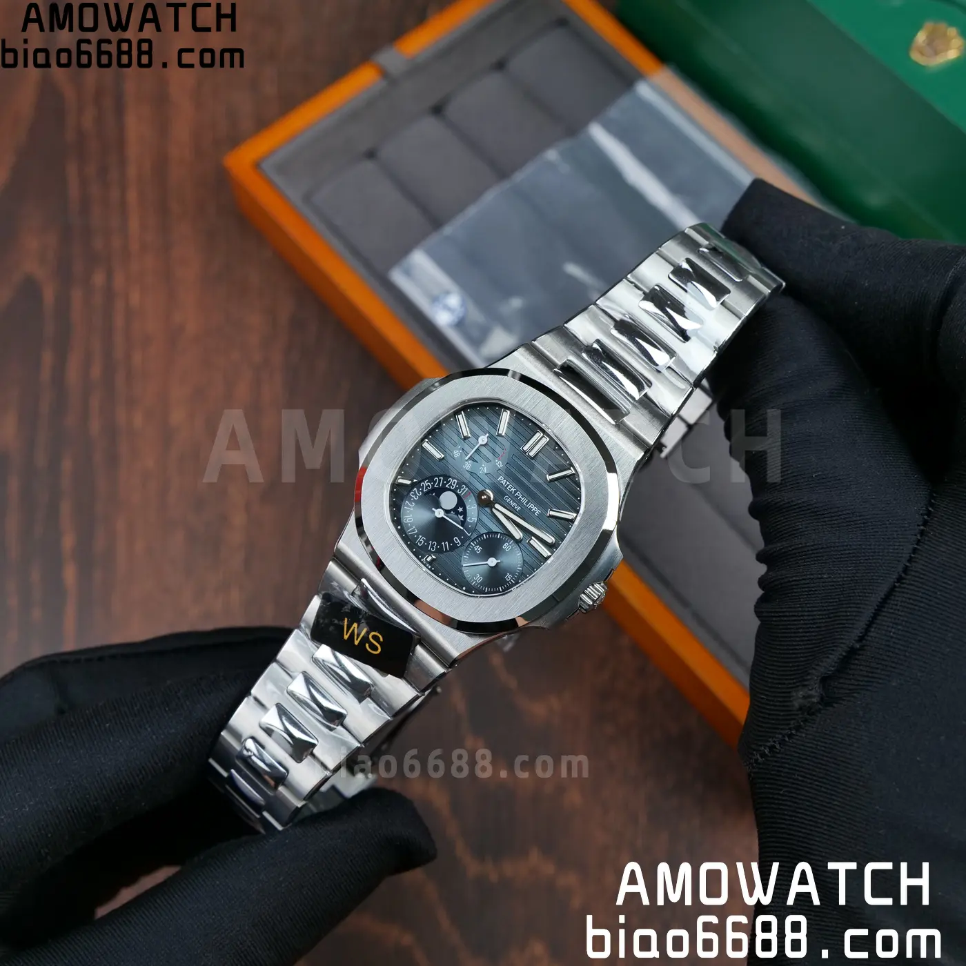 Patek Philippe Nautilus 5712 SS WSF VVS Moon Phase Module 65 569b2779a1fe751 AMO Watch