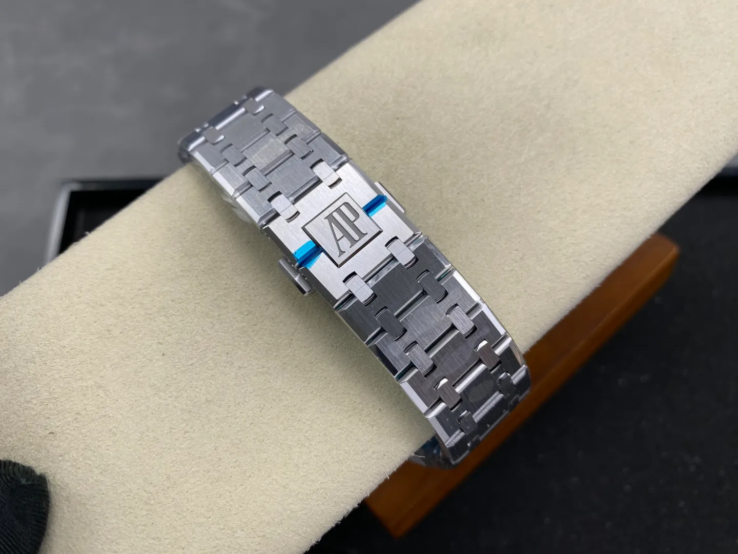 AP Royal Oak 41mm 15510 SS DDF 1:1 Best Edition Ice Blue Dial on SS Bracelet DD4302 Super Clone (Weighted) 176g 39 90f09cebac895f6 AMO Watch