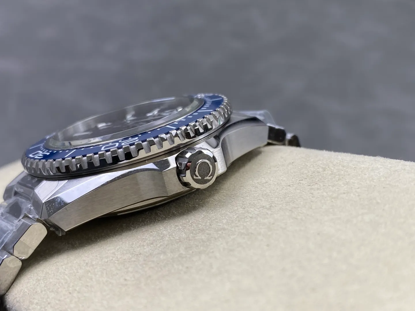 Omega Planet Ocean 600M SS Blue VSF 1:1 Best Edition on SS Bracelet VS8912 40 f10ffa4bf76ec7d 阿默表行AmoWatch