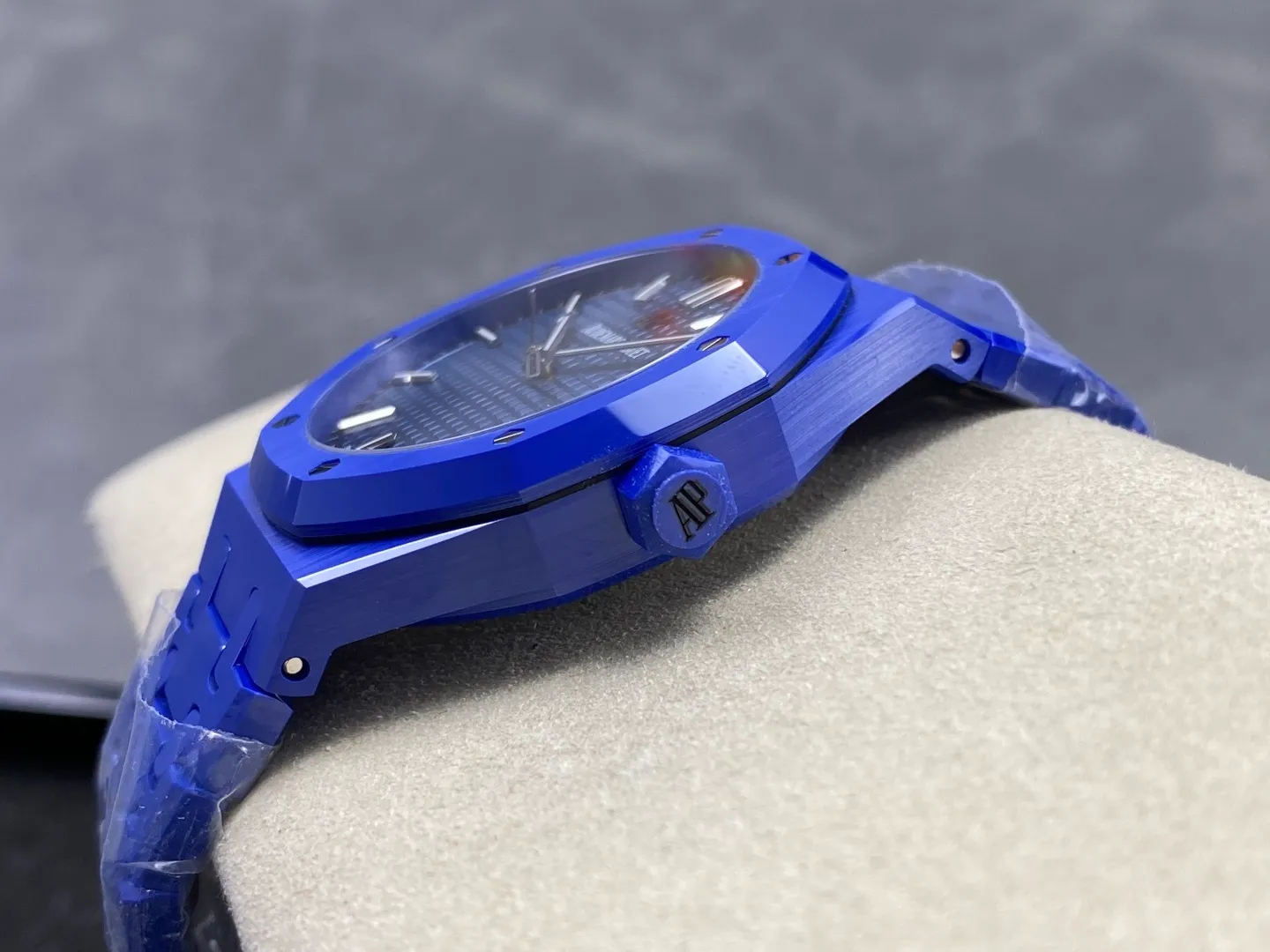 AP Royal Oak 41mm 15500 Blue Ceramic ZF 1:1 Best Edition Blue Dial on Ceramic Bracelet SA4302 Free Spring 33 28587ba8e680aee AMO Watch
