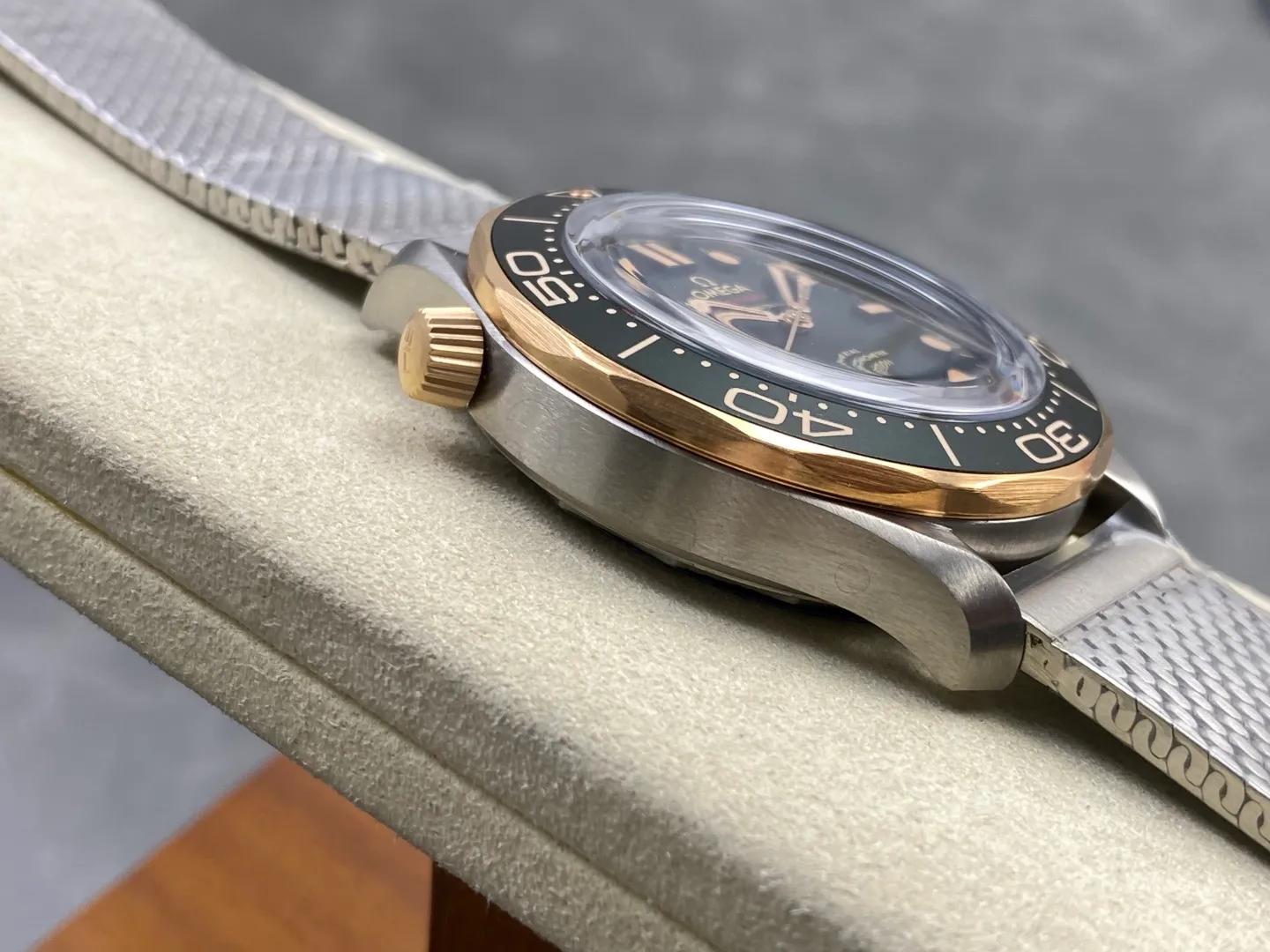 OMEGA Seamaster 300M Diver Titanium/Bronze ORF 1:1 Best Edition Green Dial on Titanium Mesh Bracelet(Free Spring) 34 2f2f692a2cf7fa6 AMO Watch