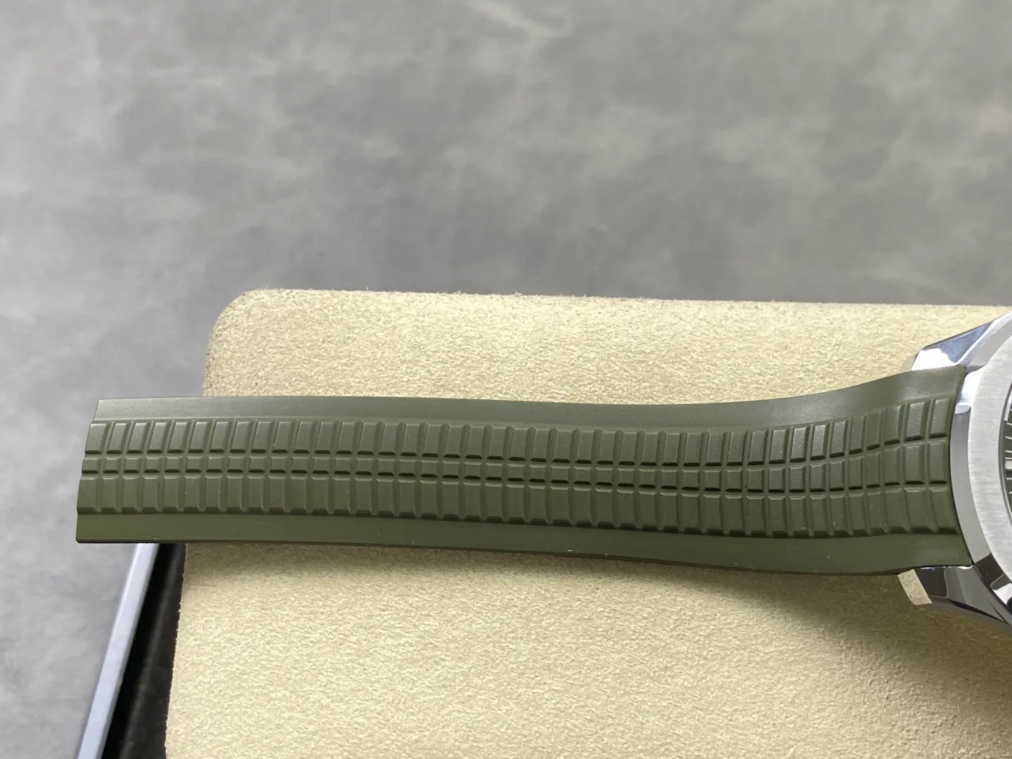 PP Aquanaut 5168G 42mm SS WSF 1:1 Best Edition Green Dial On Green Rubber Strap Super Clone DD330 Weighted 150g 41 4364dfe94ee3760 AMO Watch